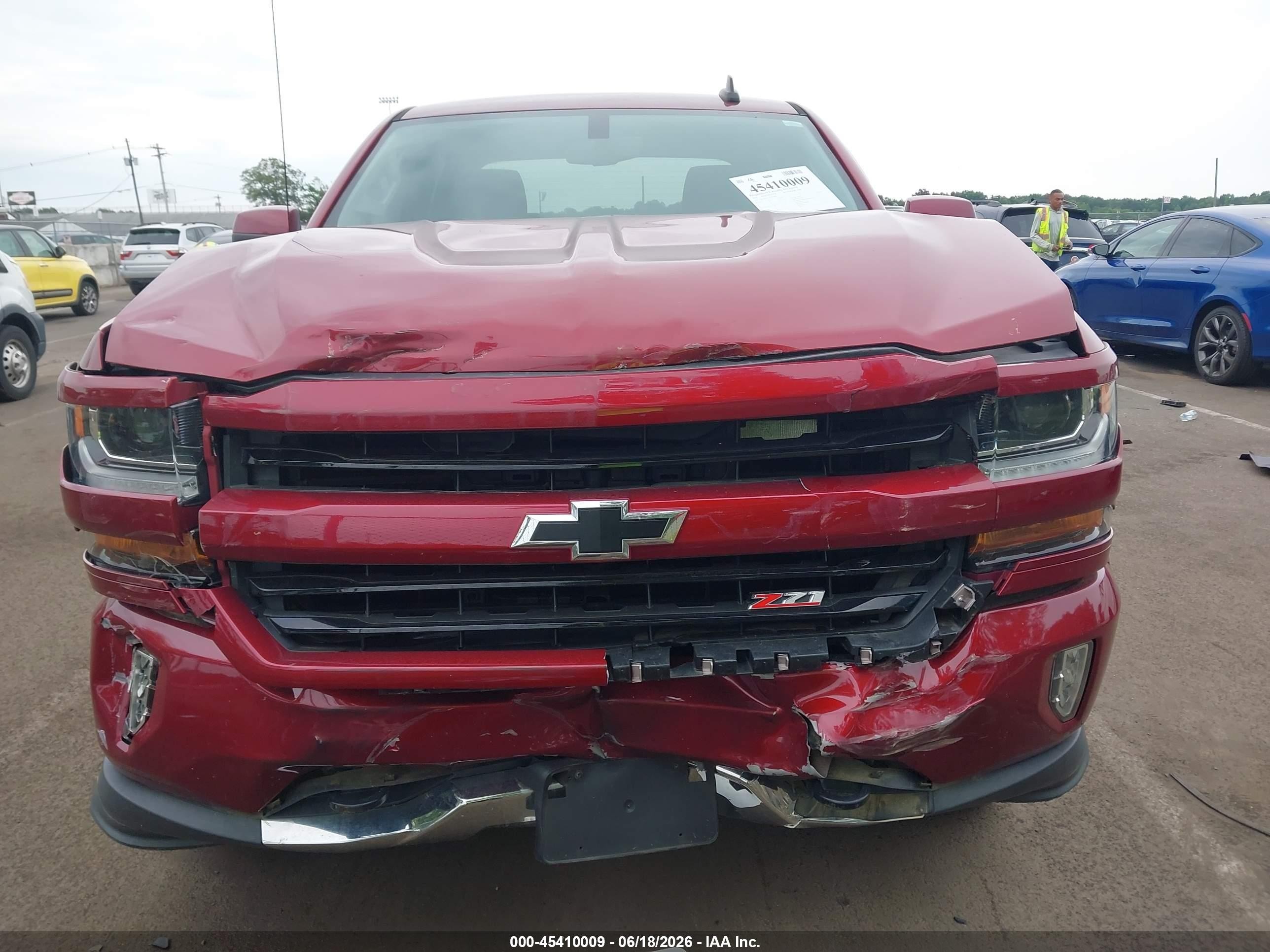 2018 Chevrolet Silverado 1500 Lt Red vin: 3GCUKREC0JG320080