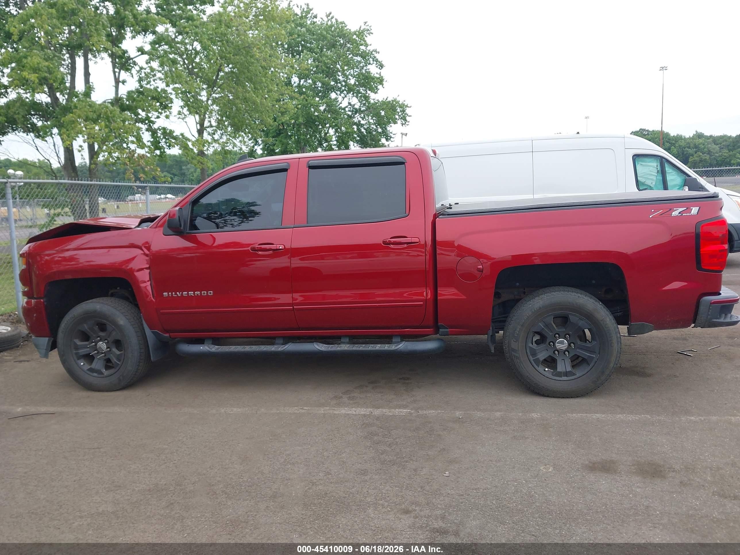 2018 Chevrolet Silverado 1500 Lt Red vin: 3GCUKREC0JG320080