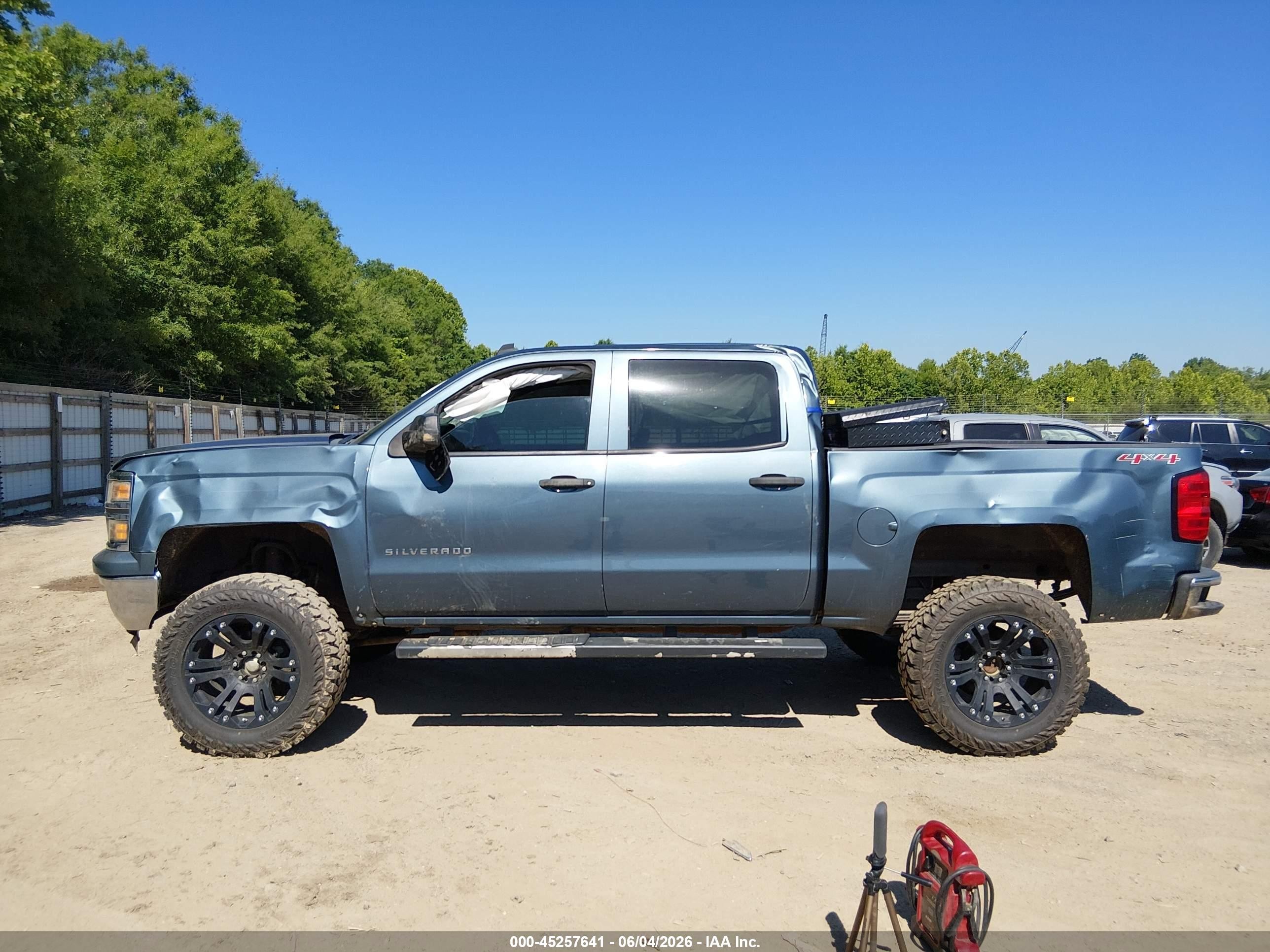 2014 Chevrolet Silverado 1500 1lt Blue vin: 3GCUKREC1EG123327