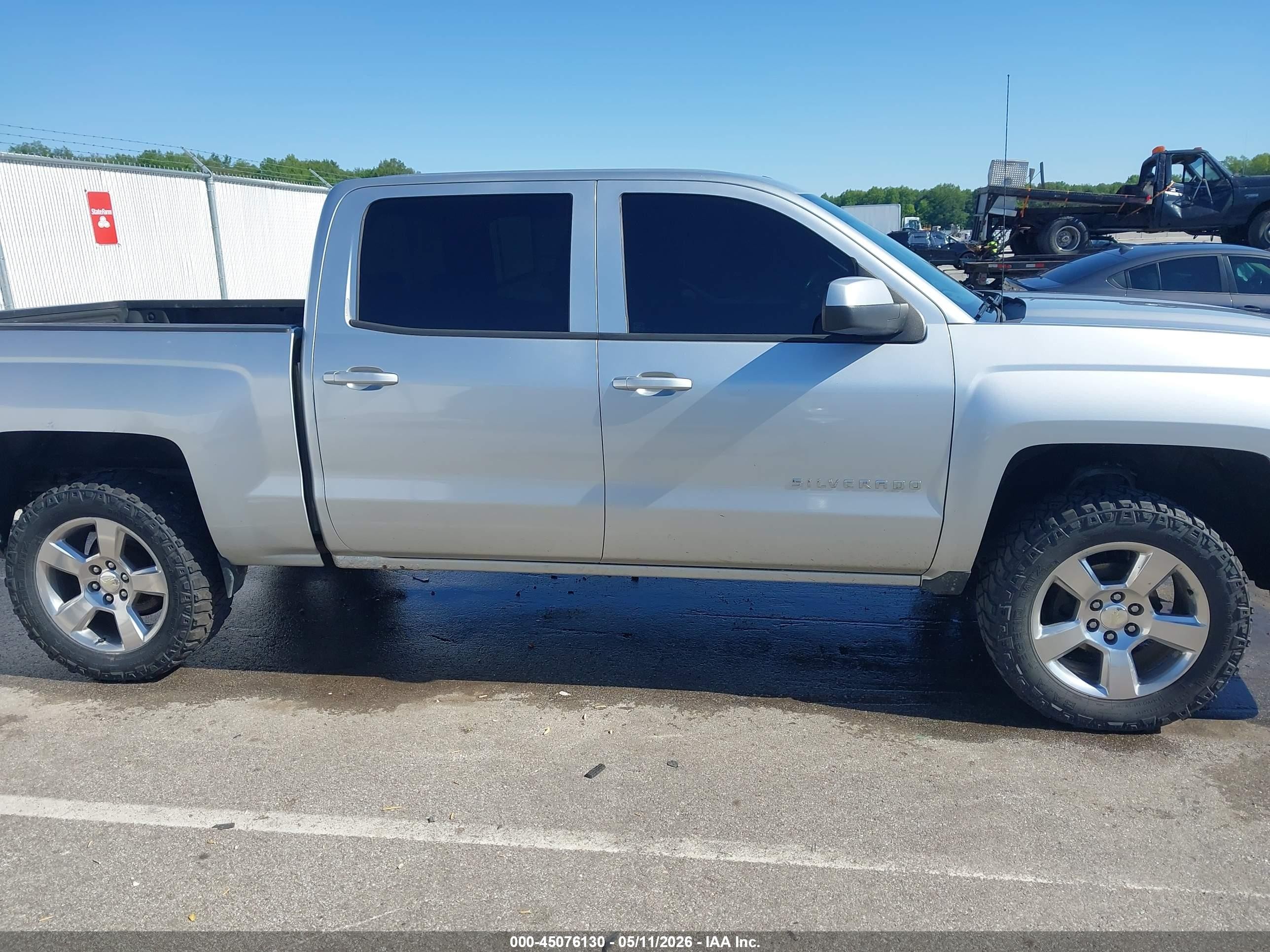 2014 Chevrolet Silverado 1500 1lt Silver vin: 3GCUKREC1EG257321