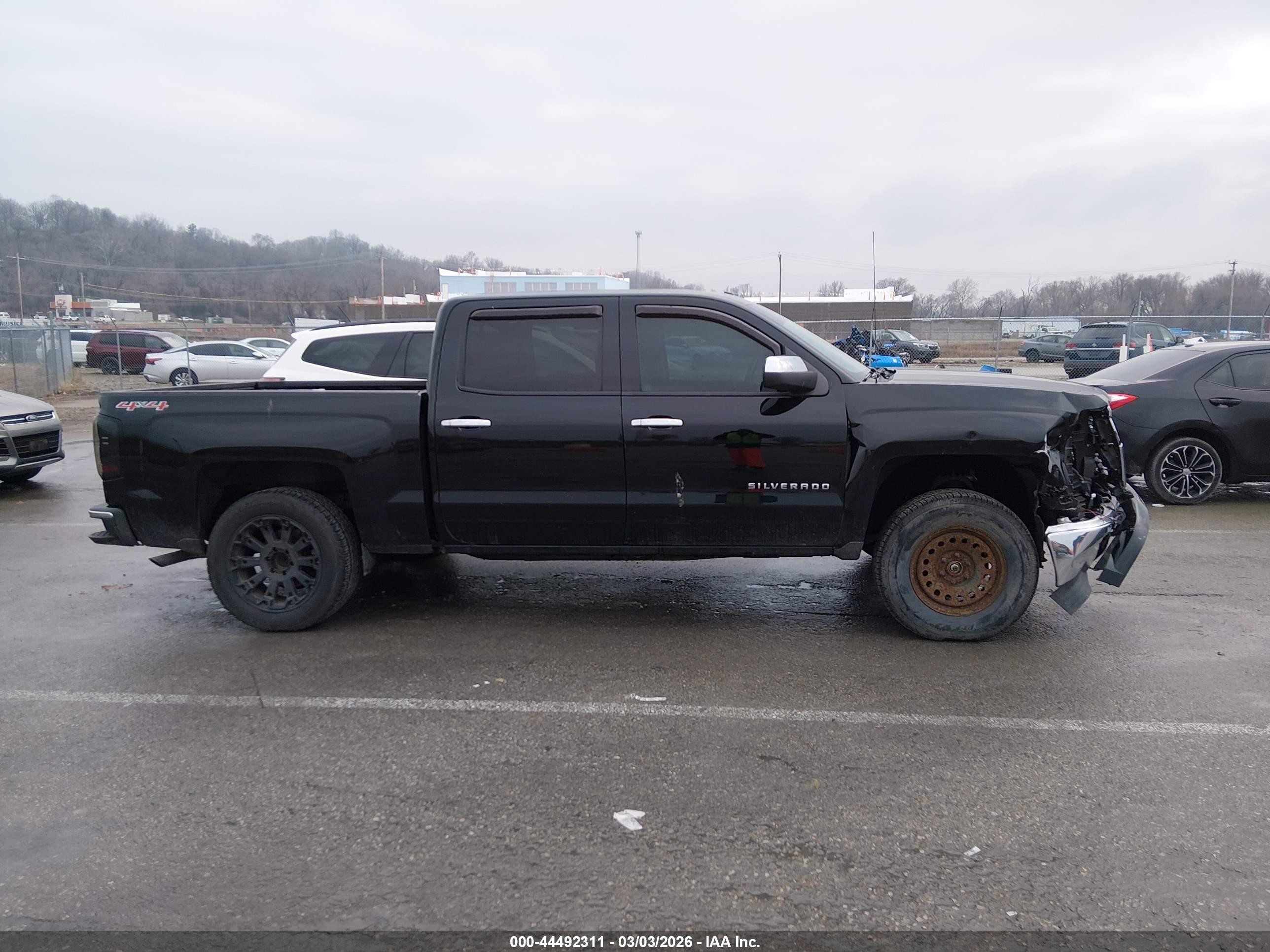 2014 Chevrolet Silverado 1500 1lt Black vin: 3GCUKREC1EG468602