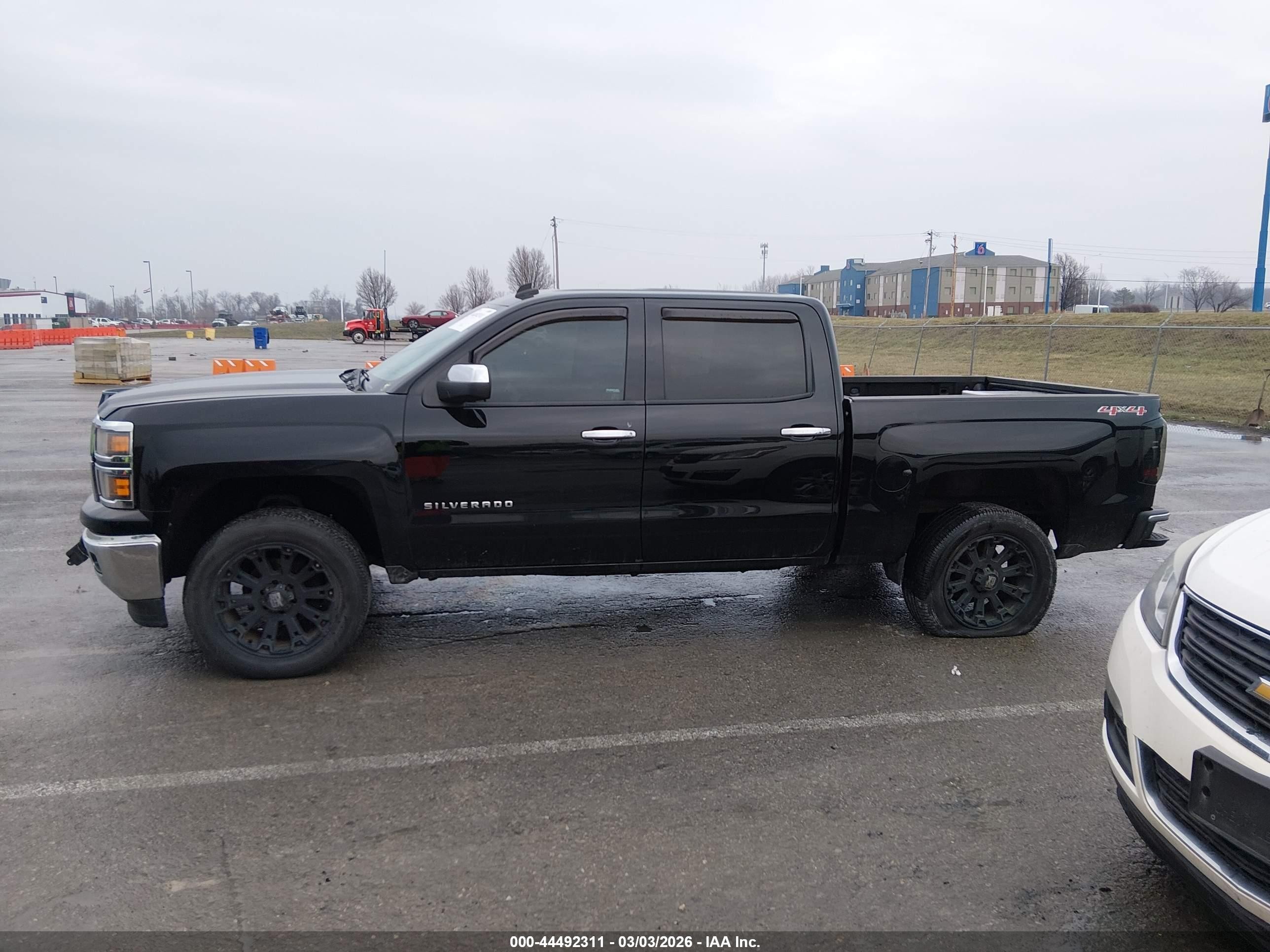 2014 Chevrolet Silverado 1500 1lt Black vin: 3GCUKREC1EG468602