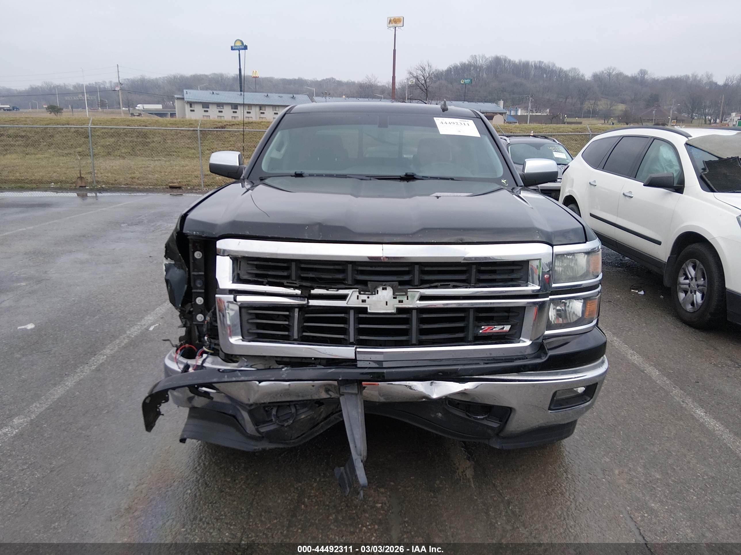 2014 Chevrolet Silverado 1500 1lt Black vin: 3GCUKREC1EG468602