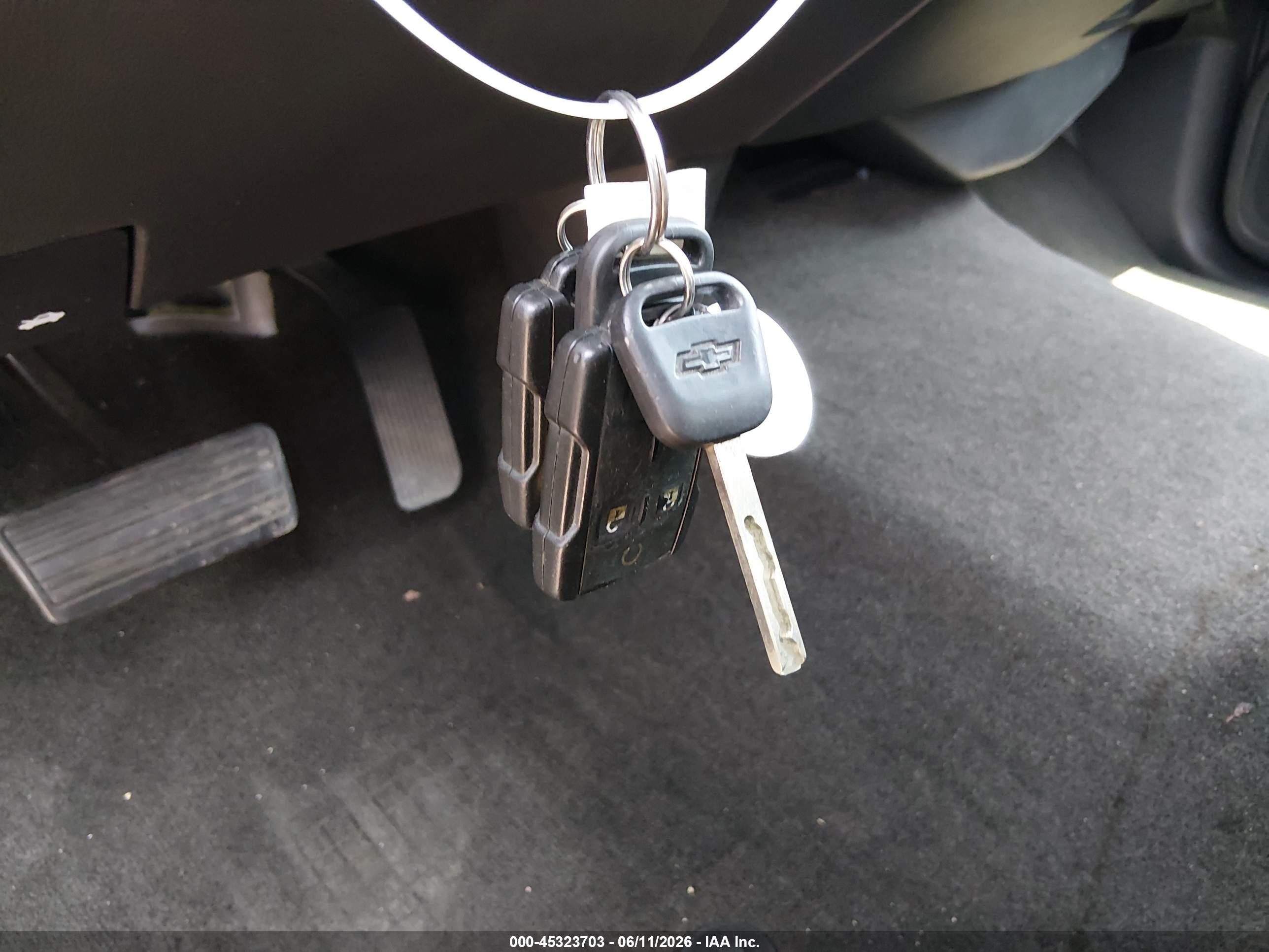 2015 Chevrolet Silverado 1500 1lt Серый vin: 3GCUKREC1FG177373