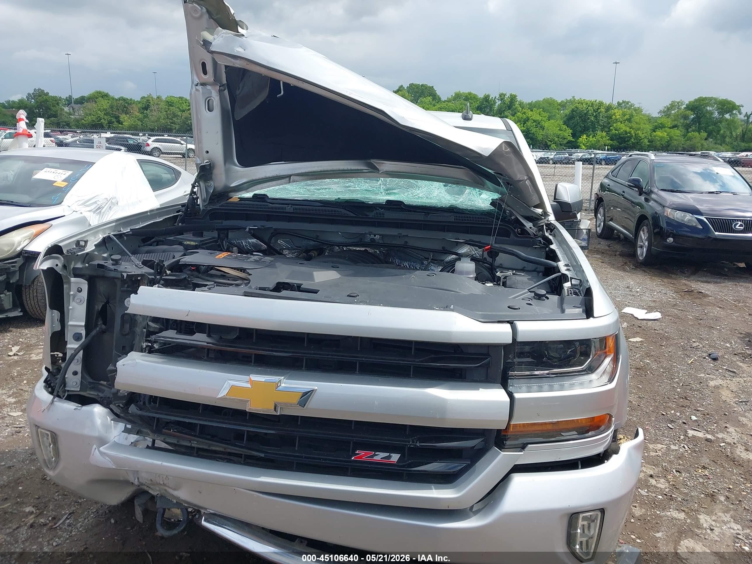 2018 Chevrolet Silverado 1500 2lt Серебряный vin: 3GCUKREC1JG175700
