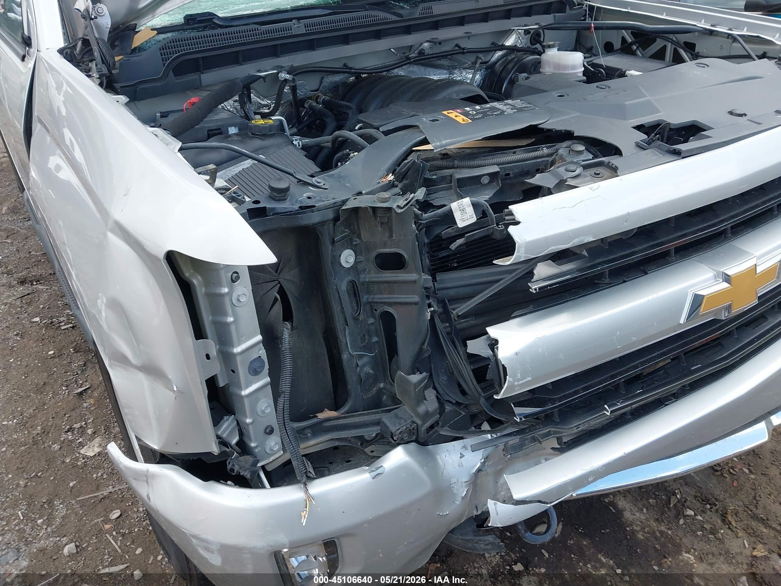 2018 Chevrolet Silverado 1500 2lt Серебряный vin: 3GCUKREC1JG175700