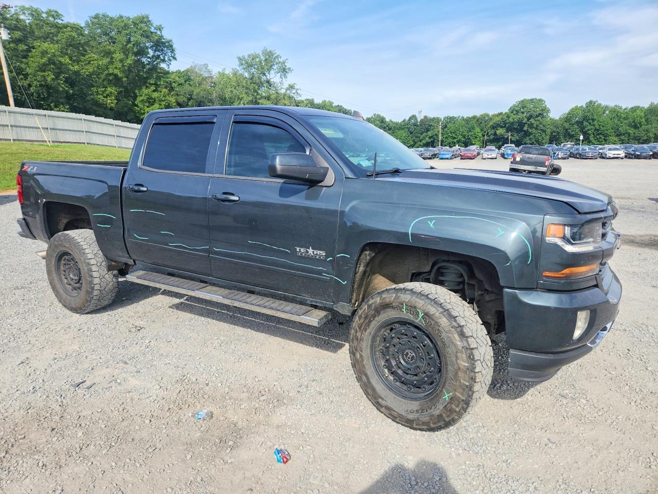 2018 Chevrolet Silverado K1500 Lt Серый vin: 3GCUKREC1JG506937