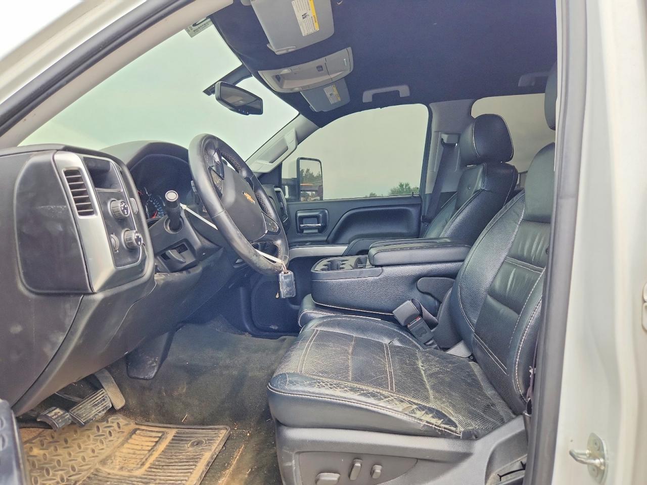 2015 Chevrolet Silverado K1500 Lt Белый vin: 3GCUKREC2FG112483