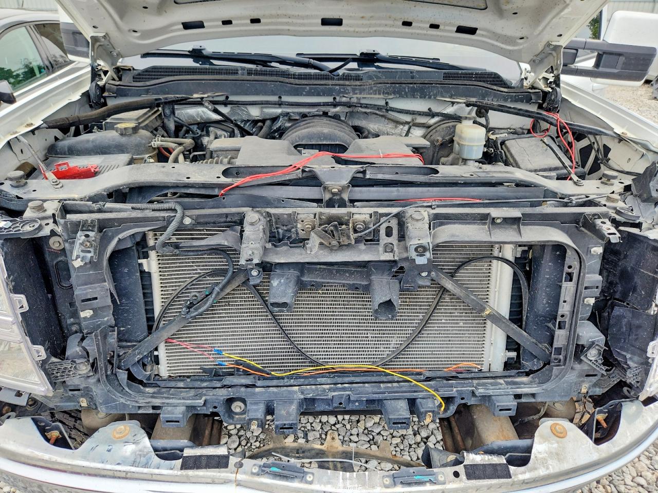 2015 Chevrolet Silverado K1500 Lt Белый vin: 3GCUKREC2FG112483