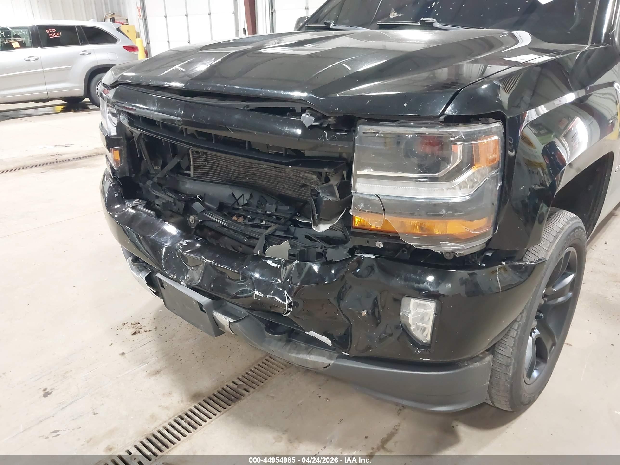 2016 Chevrolet Silverado 1500 2lt Black vin: 3GCUKREC2GG190859