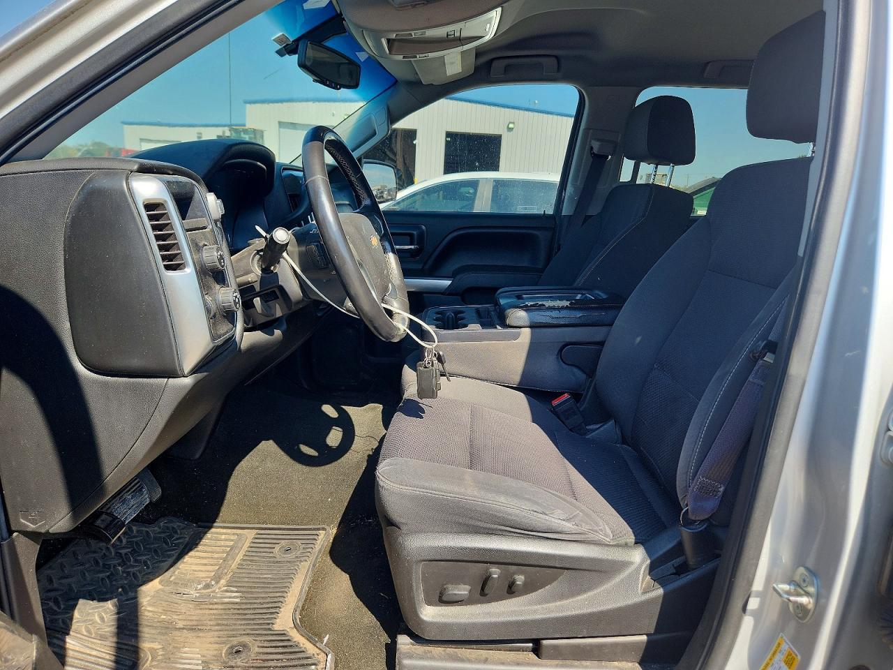 2017 Chevrolet Silverado K1500 Lt Silver vin: 3GCUKREC2HG294950