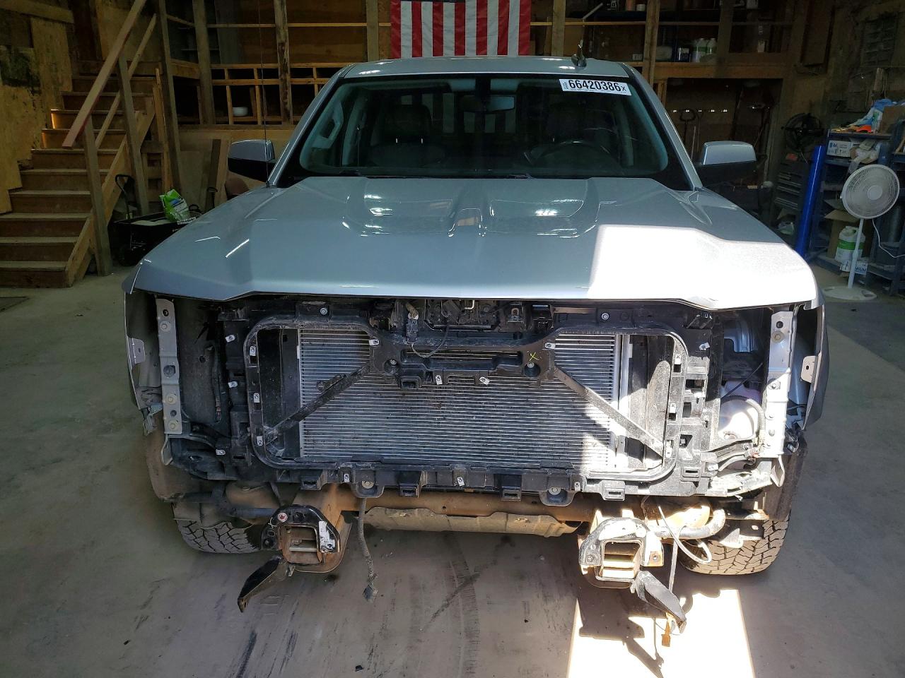 2018 Chevrolet Silverado K1500 Lt Silver vin: 3GCUKREC2JG523942