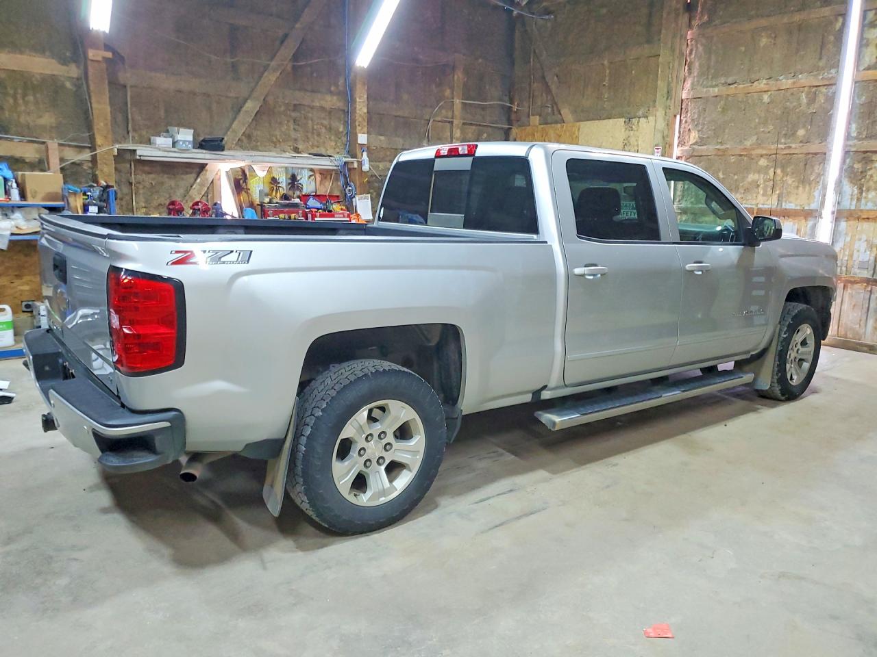 2018 Chevrolet Silverado K1500 Lt Silver vin: 3GCUKREC2JG523942
