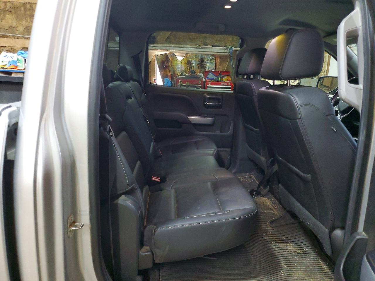 2018 Chevrolet Silverado K1500 Lt Silver vin: 3GCUKREC2JG523942
