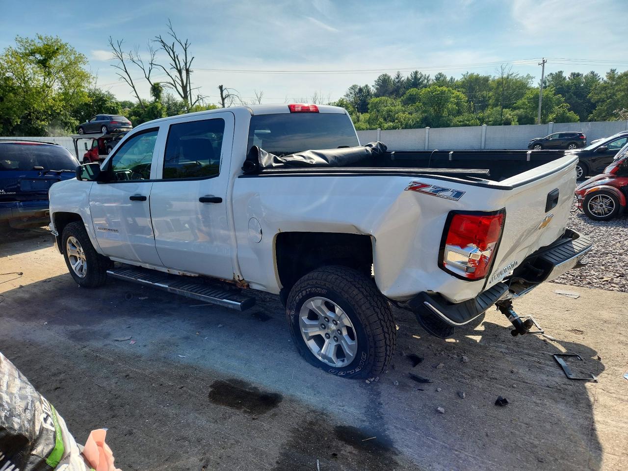 2014 Chevrolet Silverado K1500 Lt White vin: 3GCUKREC3EG353340