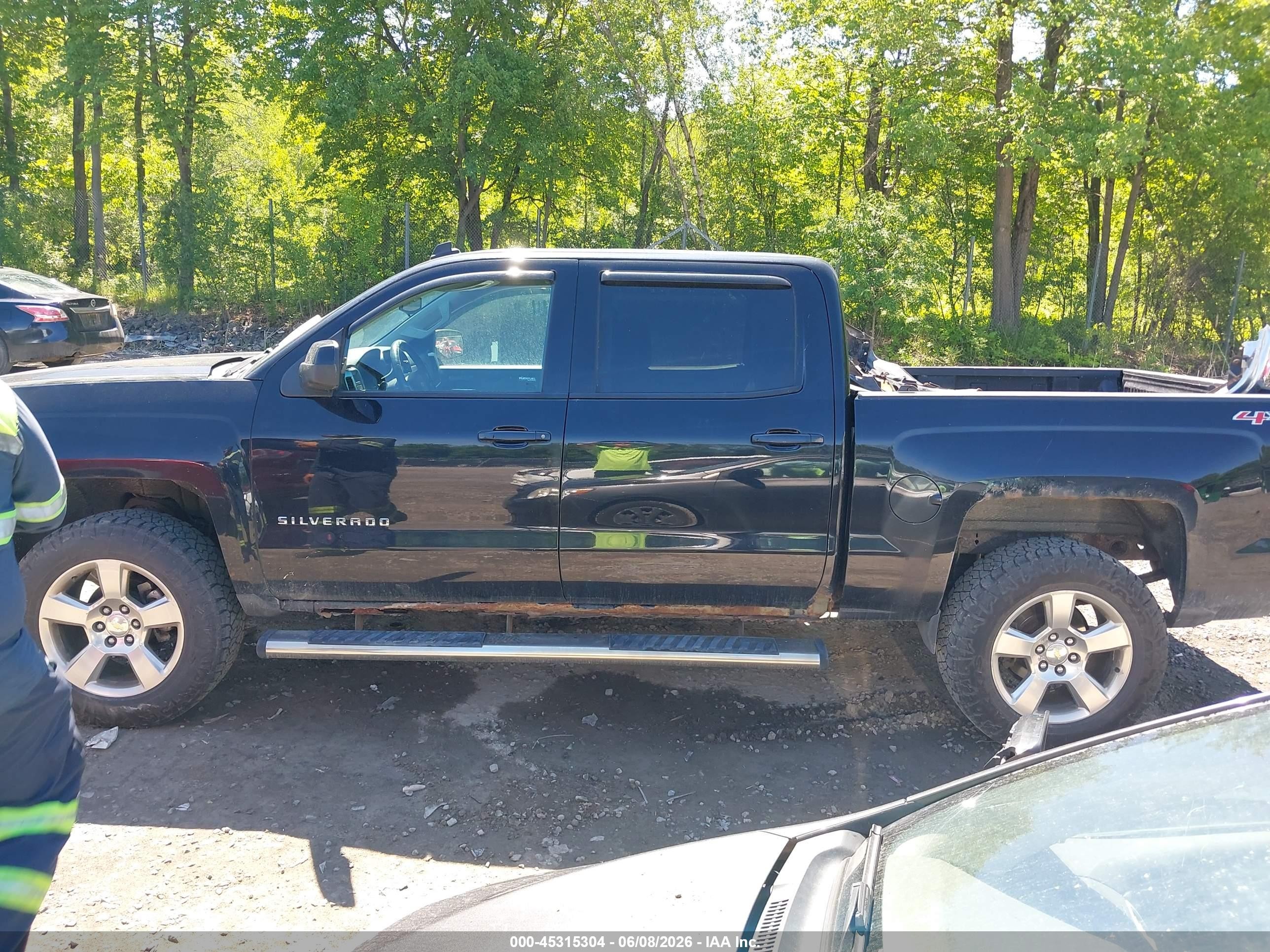2014 Chevrolet Silverado 1500 1lt Black vin: 3GCUKREC3EG421202