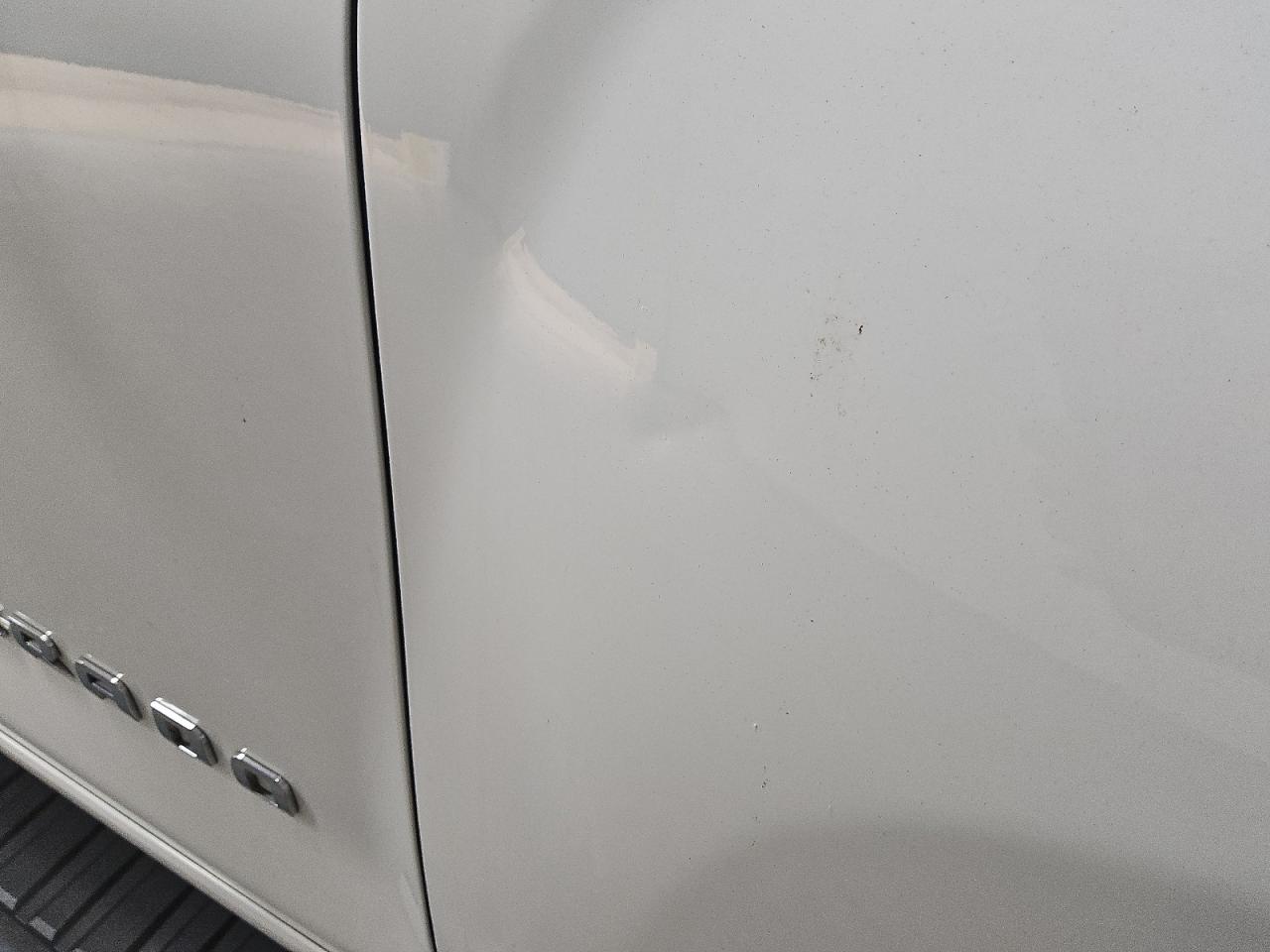 2015 Chevrolet Silverado K1500 Lt White vin: 3GCUKREC3FG106563 Damage: Right Front Fender, Dent(S) W/No Paint Dmg, Pdr-1 Dent