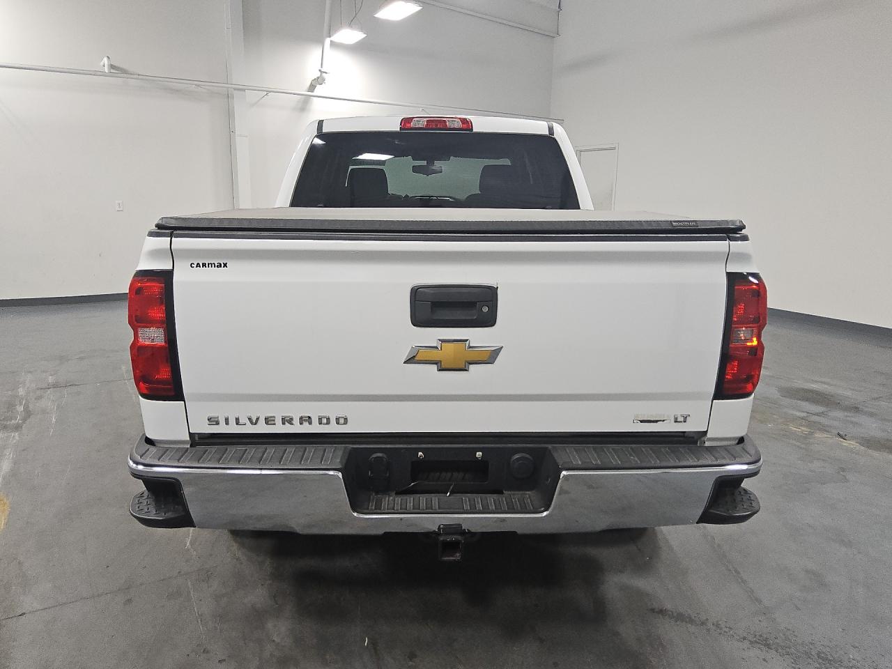 2015 Chevrolet Silverado K1500 Lt White vin: 3GCUKREC3FG106563 Damage: Tonneau Cover, Aftermarket, Acceptable