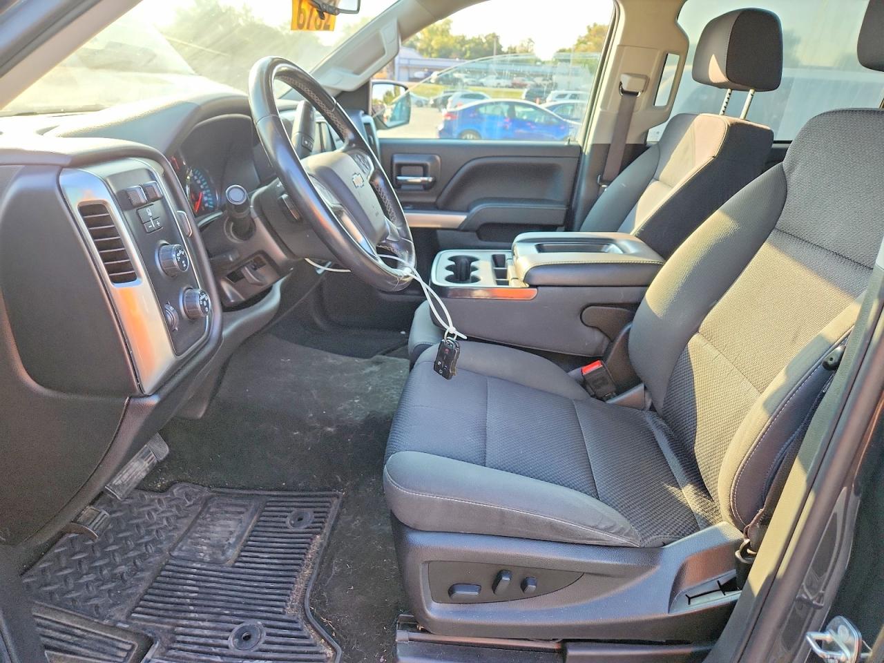 2018 Chevrolet Silverado K1500 Lt Серый vin: 3GCUKREC3JG295157