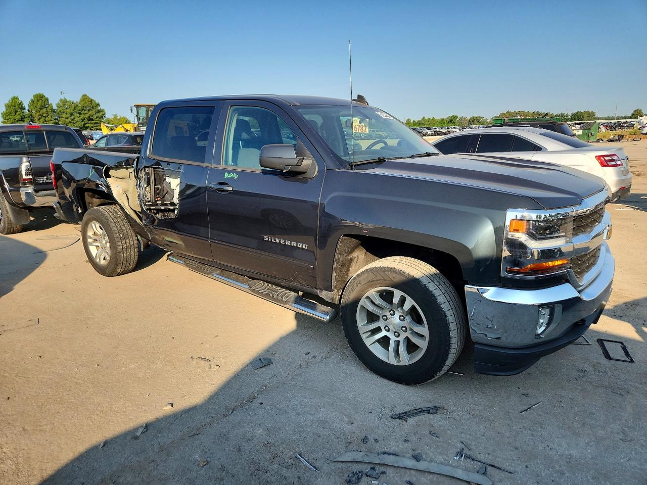 2018 Chevrolet Silverado K1500 Lt Серый vin: 3GCUKREC3JG295157