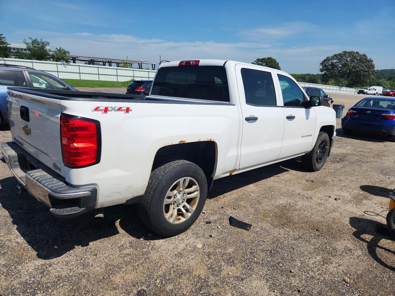 2014 Chevrolet Silverado K1500 Lt White vin: 3GCUKREC4EG385939