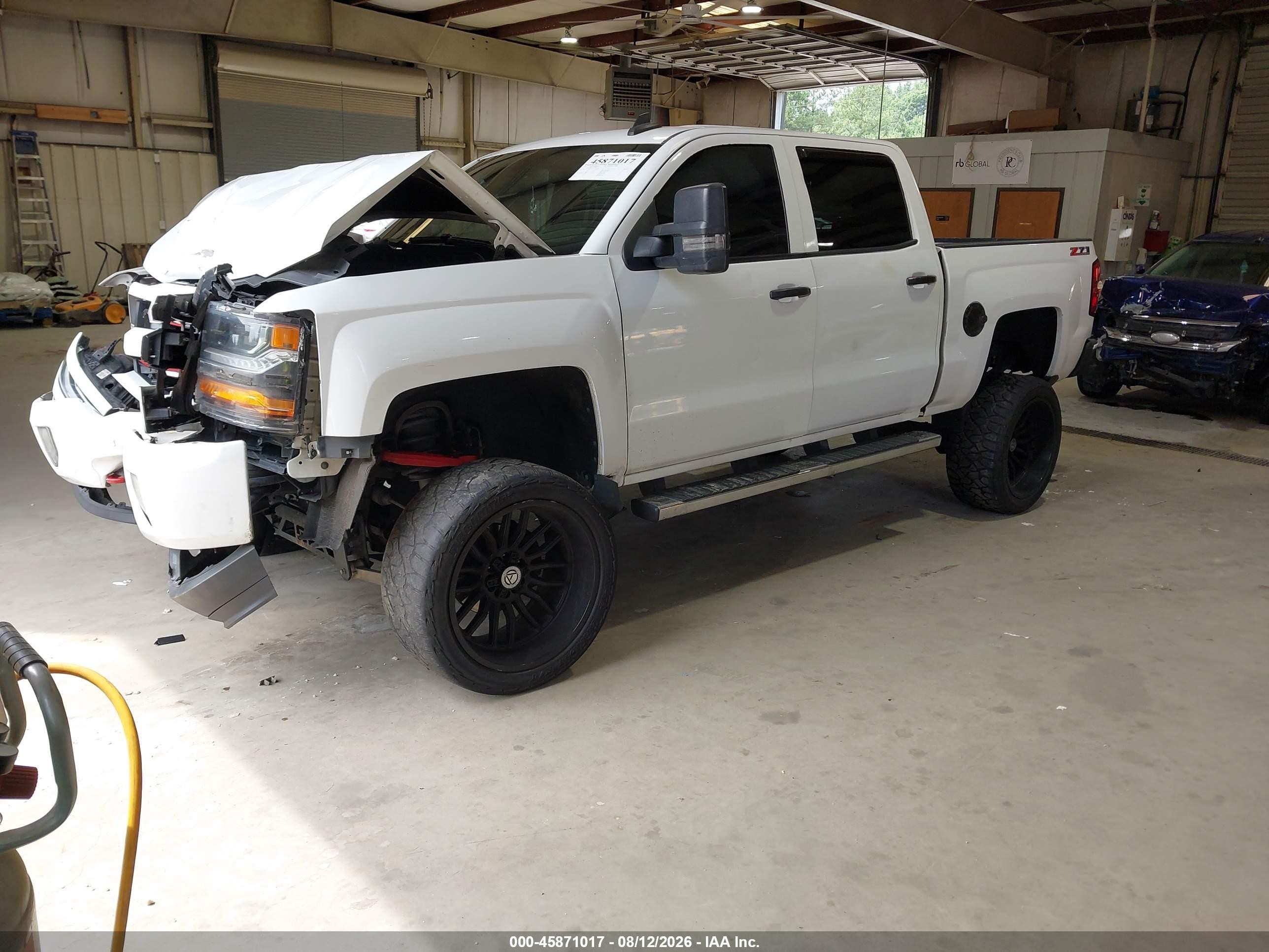 2017 Chevrolet Silverado 1500 Lt White vin: 3GCUKREC4HG218811