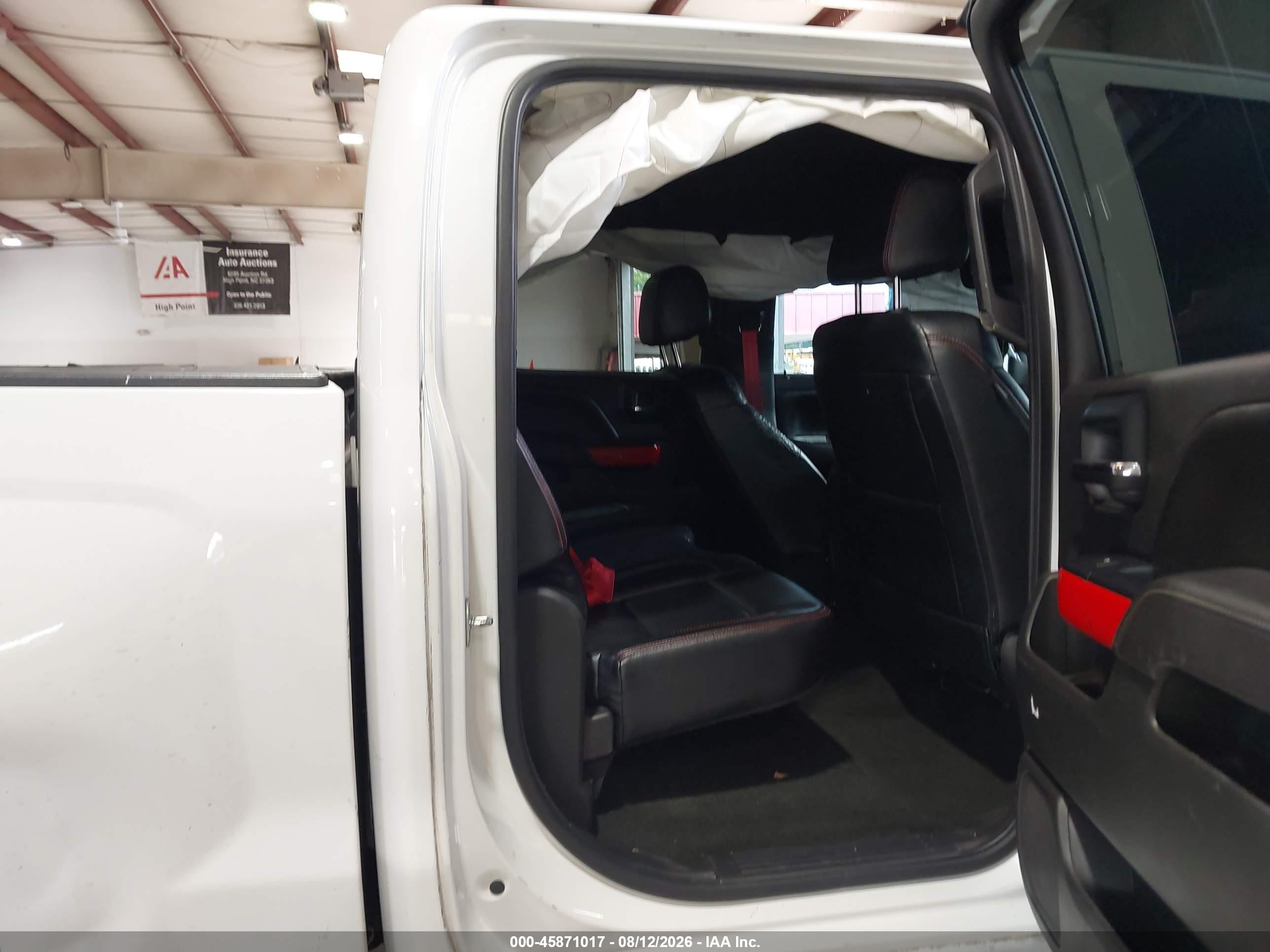 2017 Chevrolet Silverado 1500 Lt White vin: 3GCUKREC4HG218811