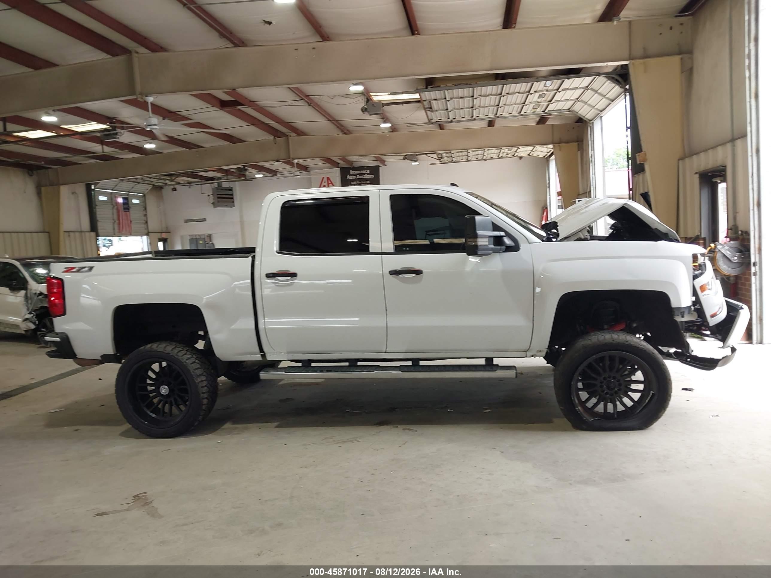 2017 Chevrolet Silverado 1500 Lt White vin: 3GCUKREC4HG218811