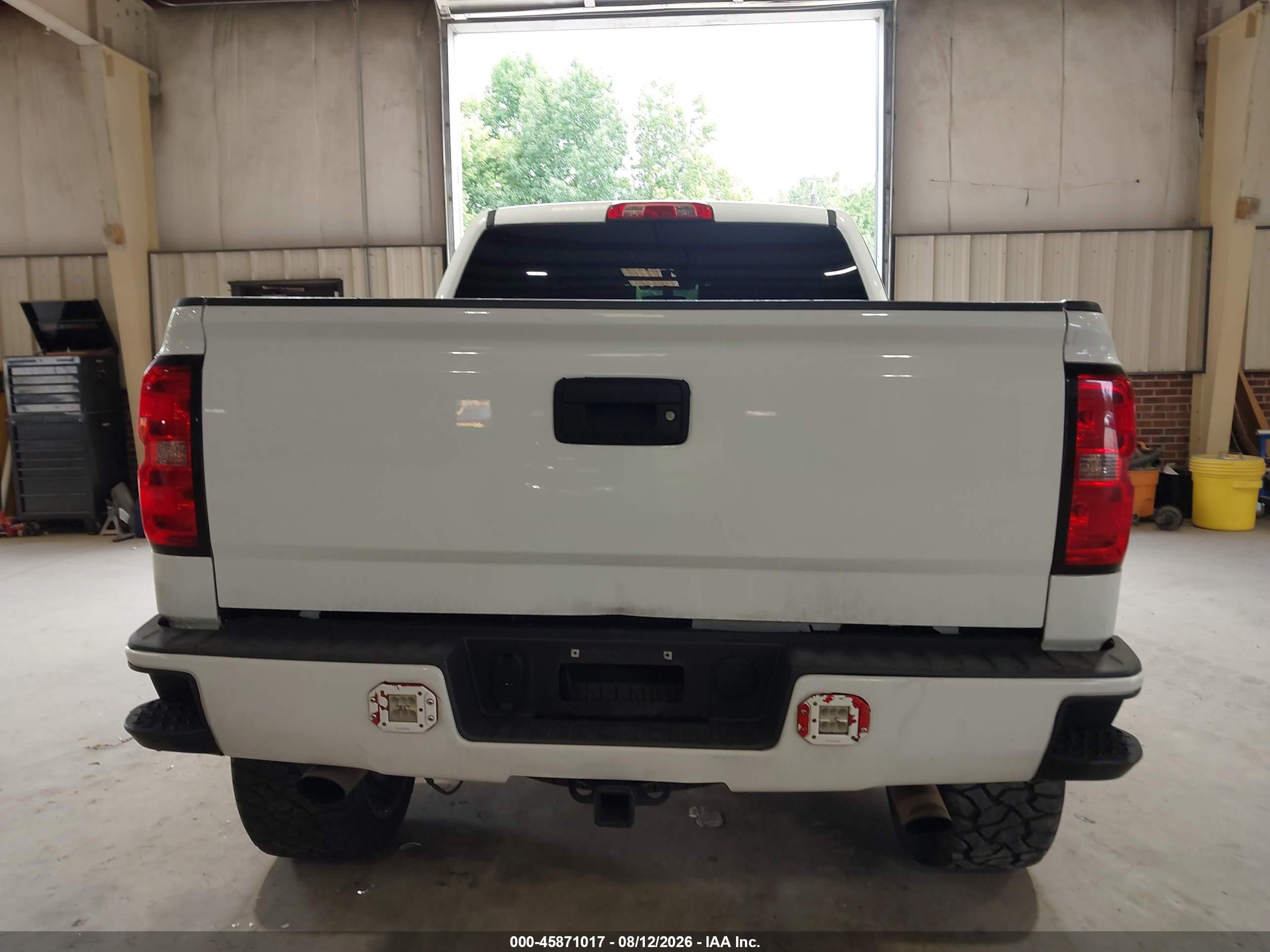 2017 Chevrolet Silverado 1500 Lt White vin: 3GCUKREC4HG218811
