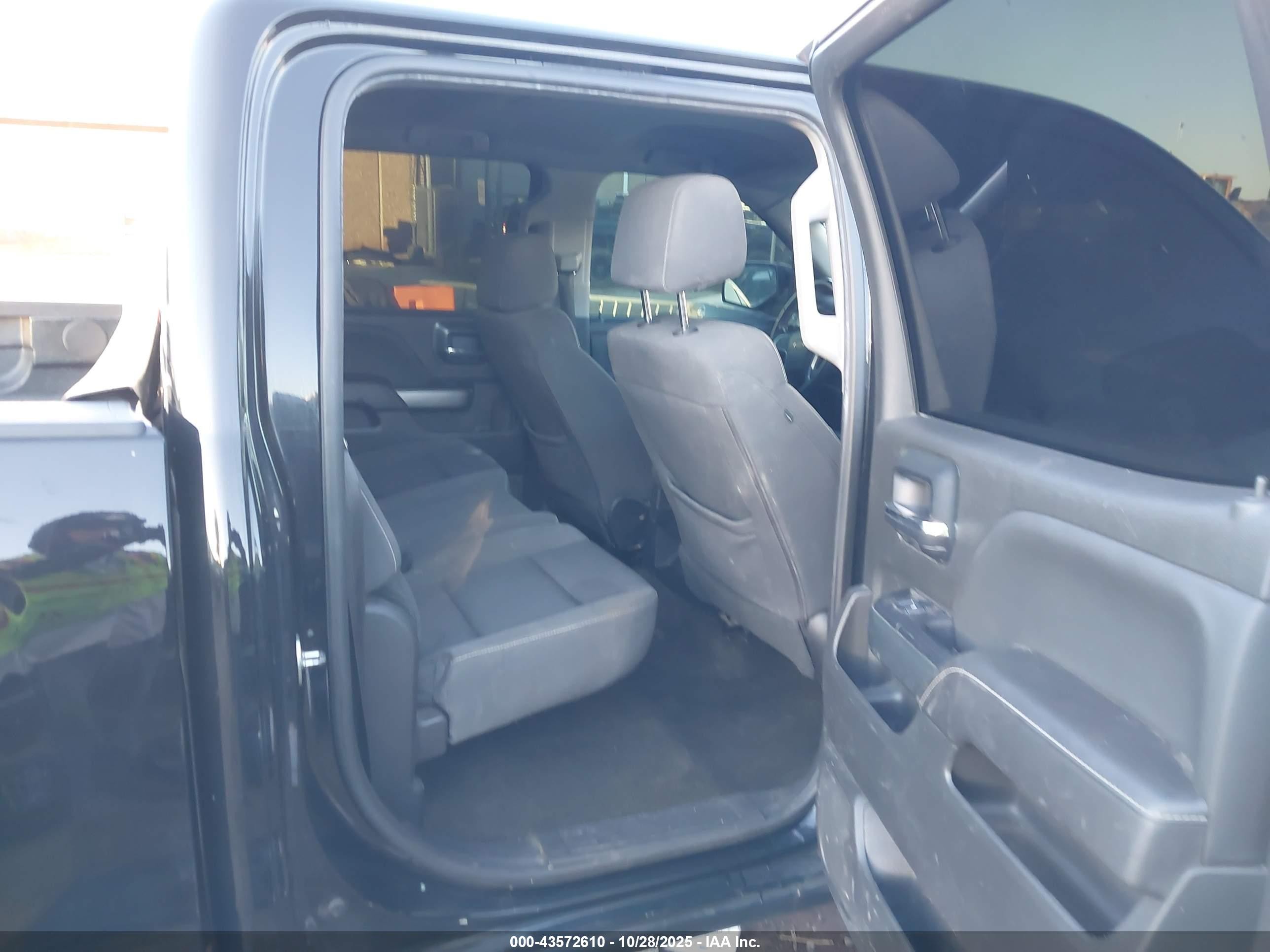 2018 Chevrolet Silverado 1500 1lt Черный vin: 3GCUKREC4JG139032