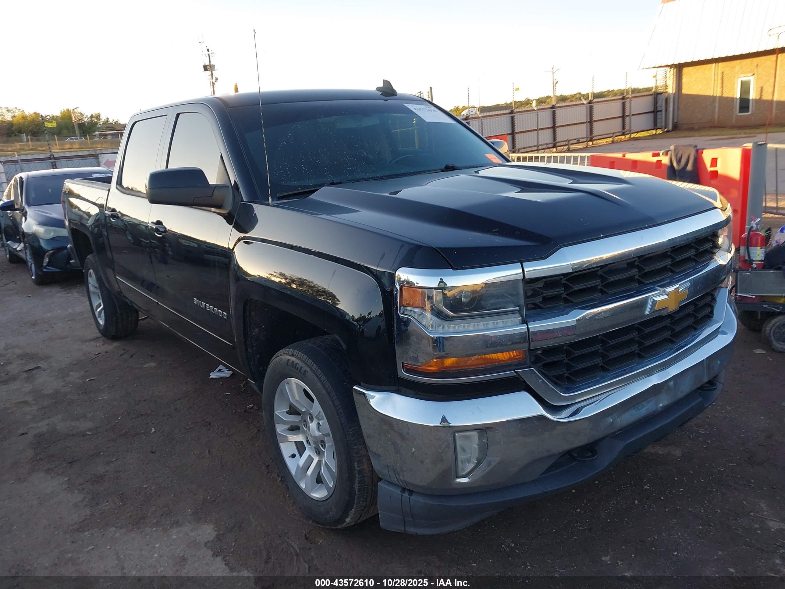 2018 Chevrolet Silverado 1500 1lt Black vin: 3GCUKREC4JG139032