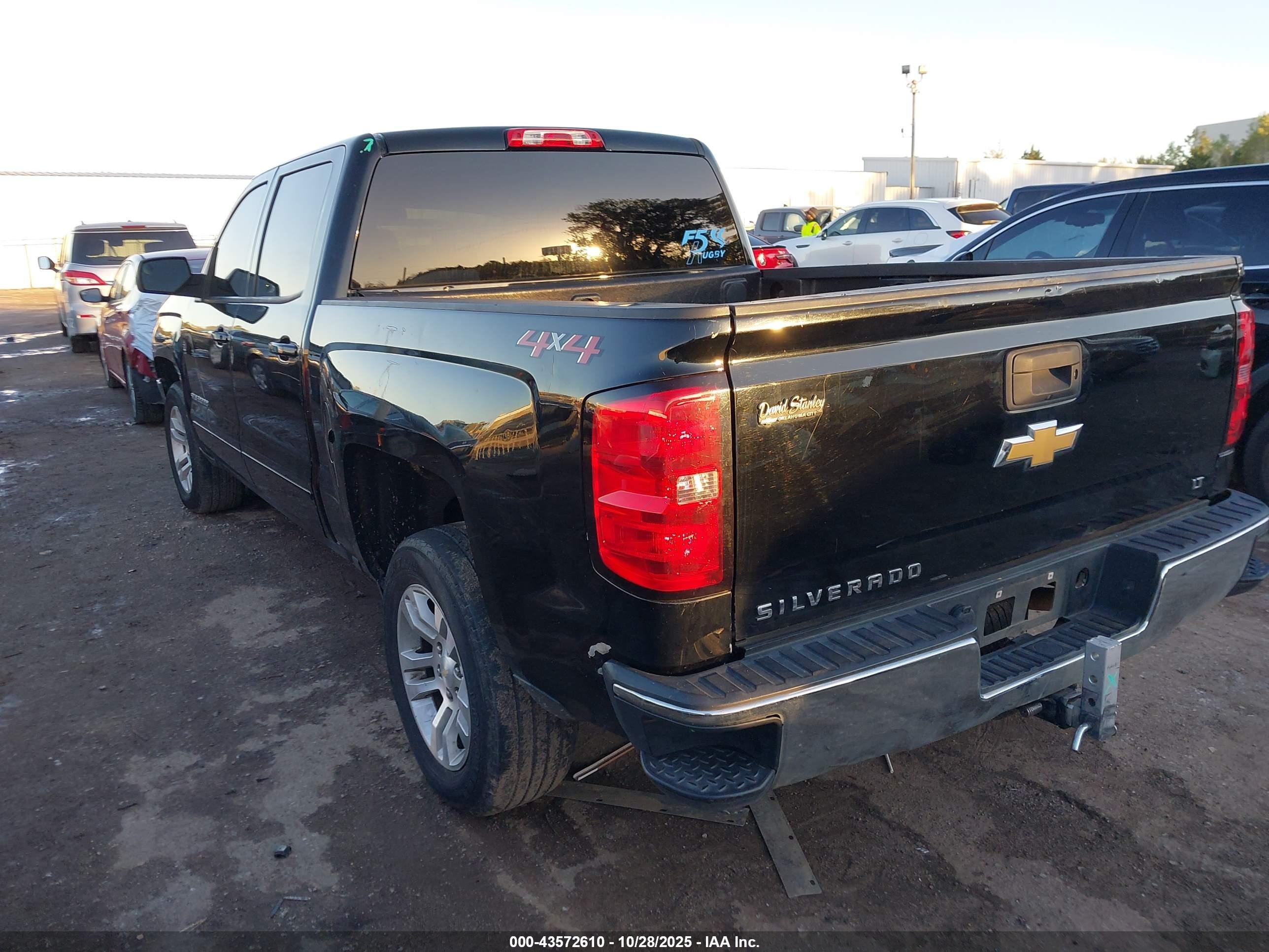 2018 Chevrolet Silverado 1500 1lt Черный vin: 3GCUKREC4JG139032