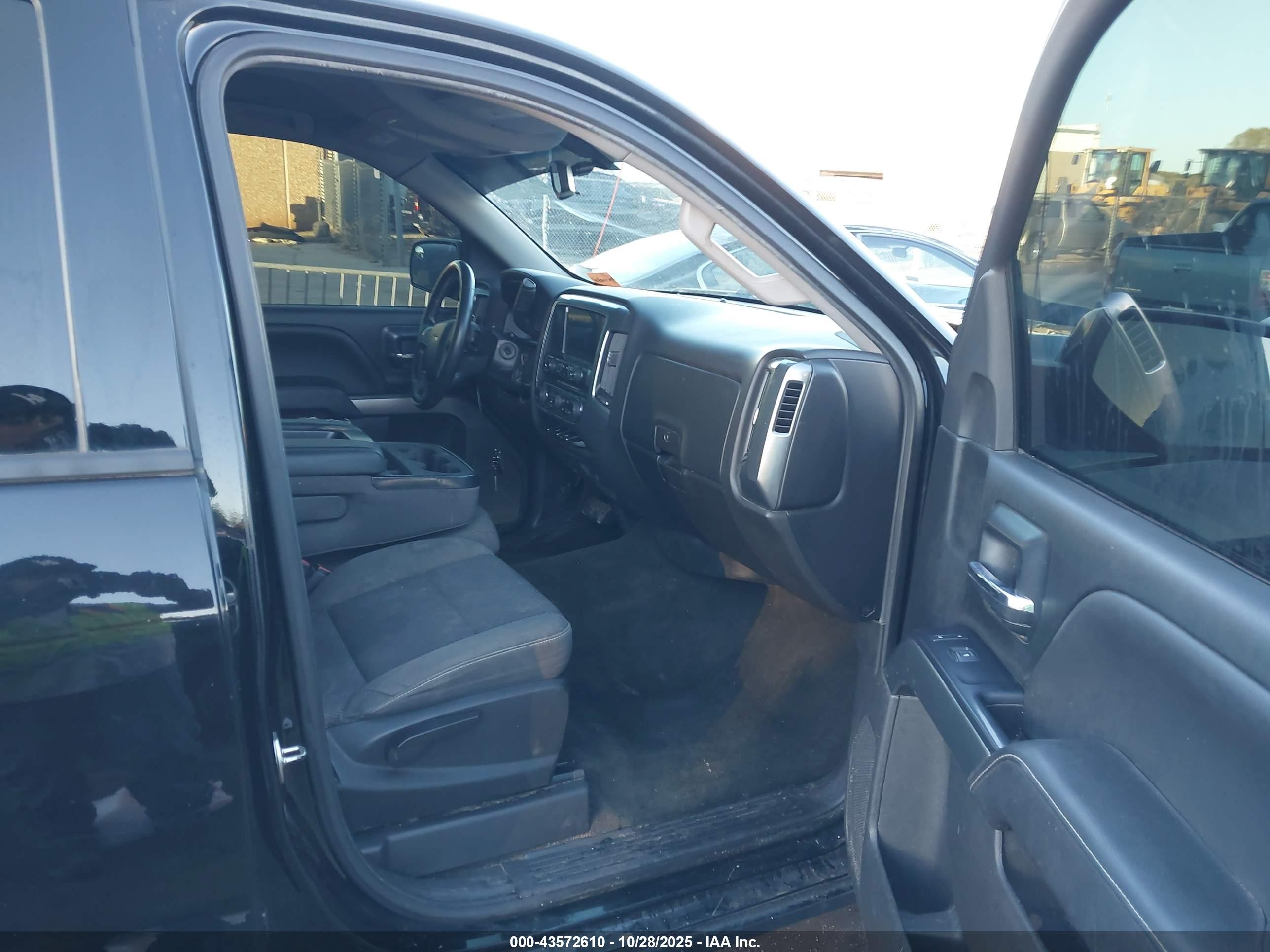 2018 Chevrolet Silverado 1500 1lt Черный vin: 3GCUKREC4JG139032