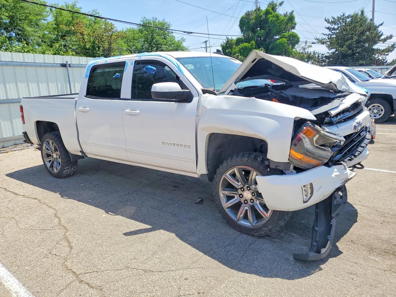 2018 Chevrolet Silverado K1500 Lt Белый vin: 3GCUKREC4JG144747