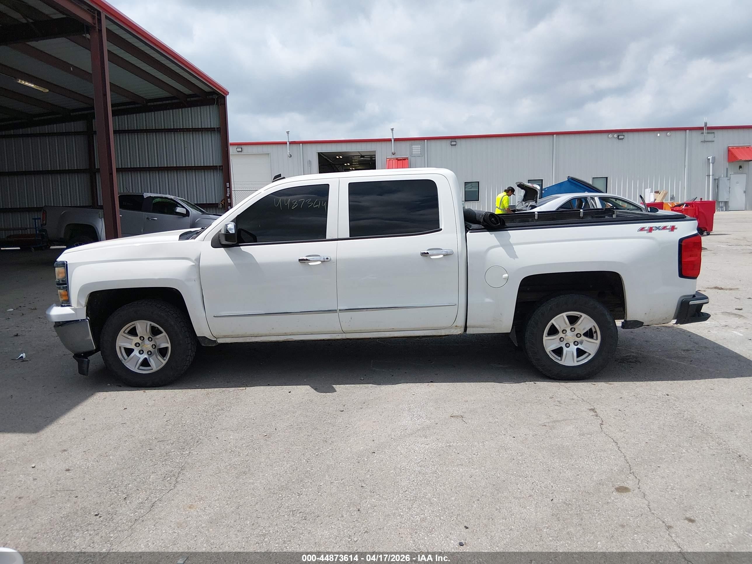 2014 Chevrolet Silverado 1500 1lt White vin: 3GCUKREC5EG150952