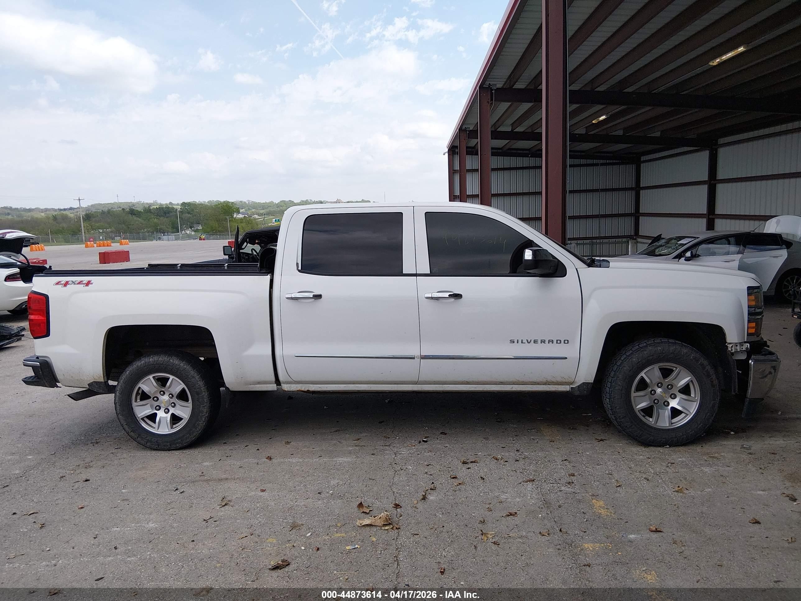 2014 Chevrolet Silverado 1500 1lt White vin: 3GCUKREC5EG150952