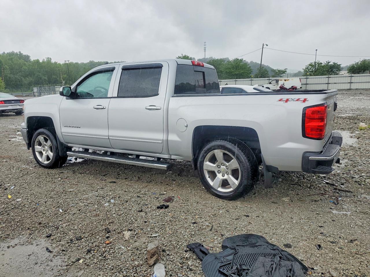 2015 Chevrolet Silverado C1500 Classic Silver vin: 3GCUKREC5FG237655
