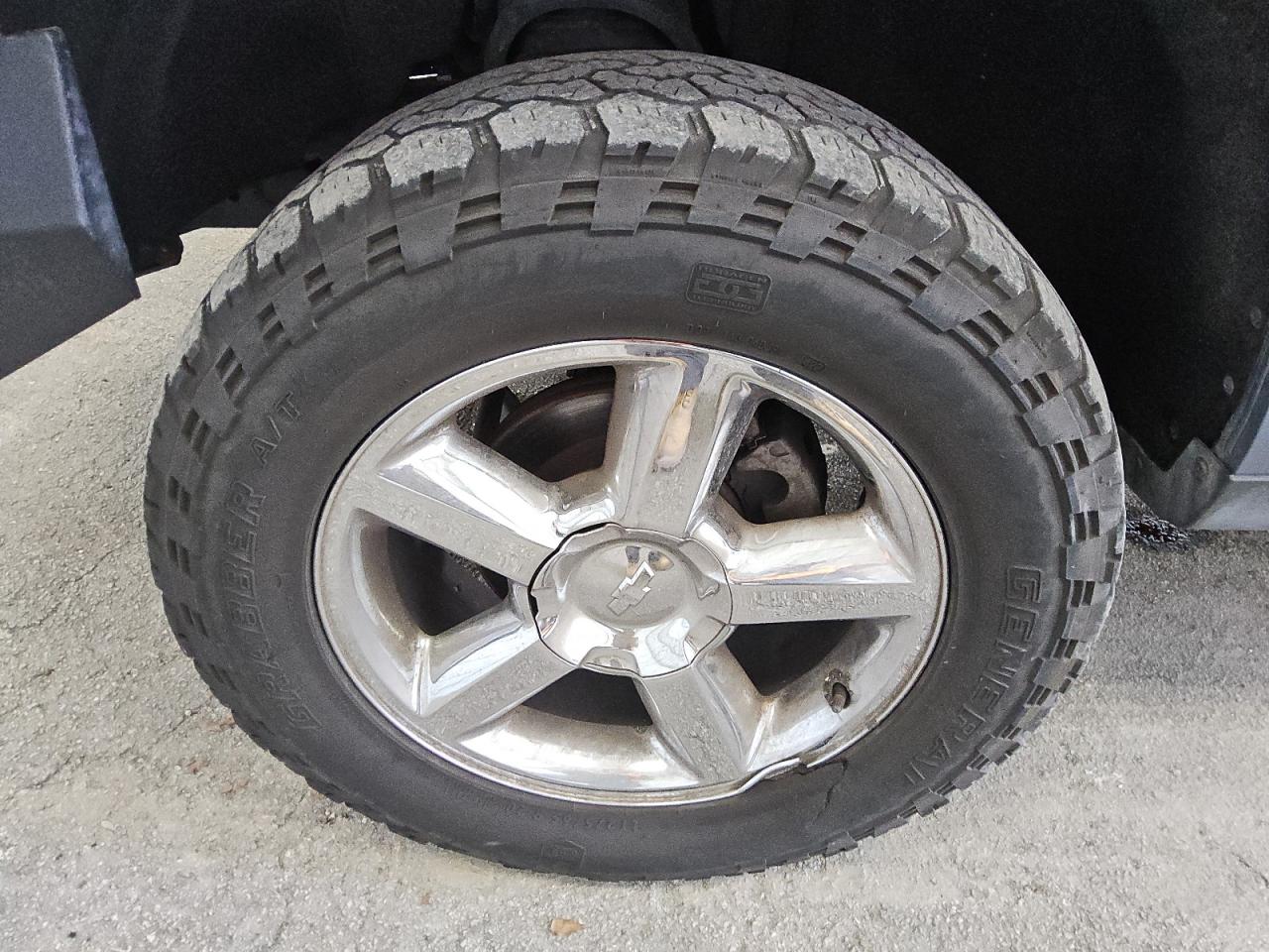 2015 Chevrolet Silverado K1500 Lt Blue vin: 3GCUKREC5FG522100 Damage: Left Front Wheel, Curb Rash, 5 To 6 Inches
