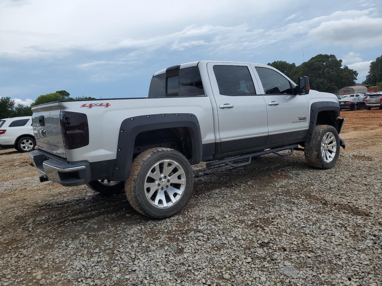 2016 Chevrolet Silverado K1500 Lt   Silver vin: 3GCUKREC5GG171657