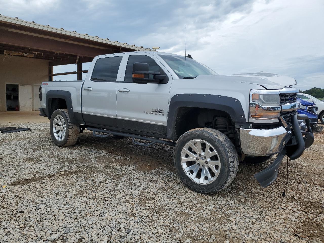 2016 Chevrolet Silverado K1500 Lt   Silver vin: 3GCUKREC5GG171657