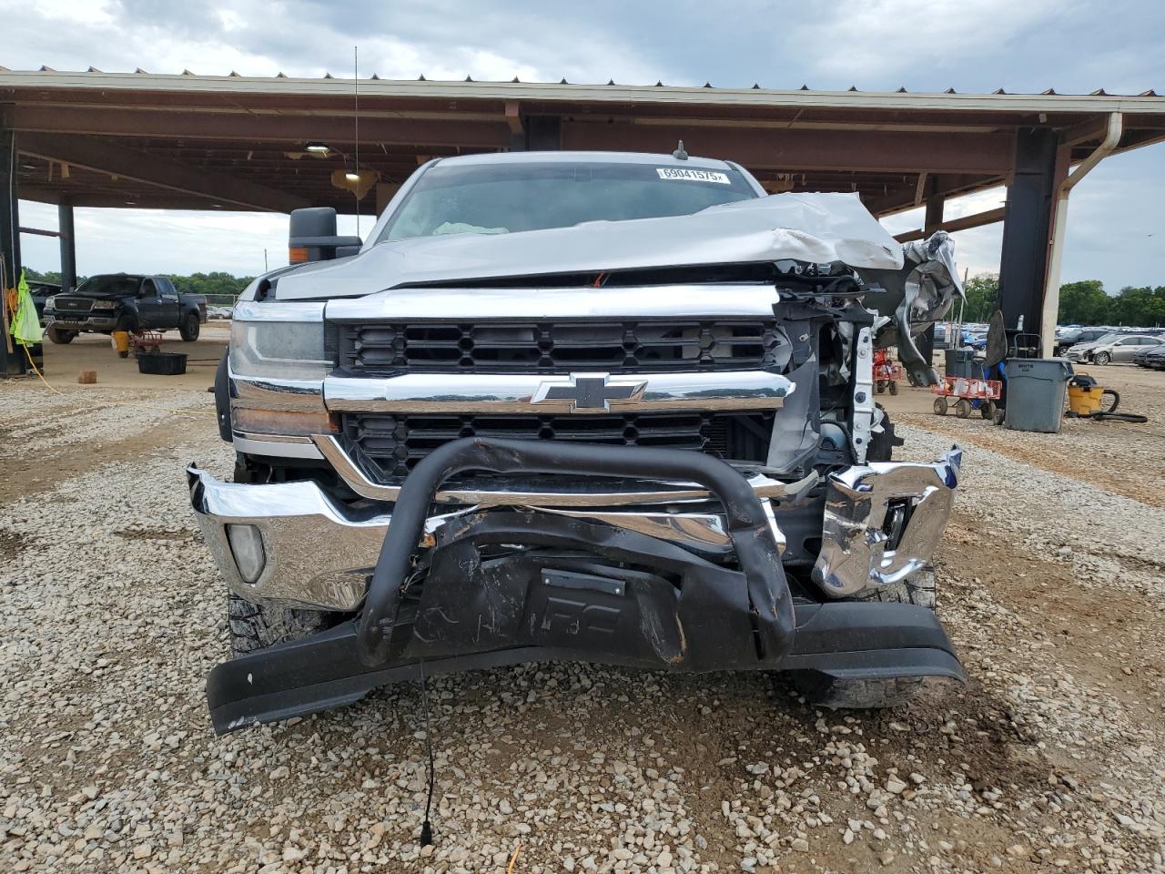 2016 Chevrolet Silverado K1500 Lt   Silver vin: 3GCUKREC5GG171657