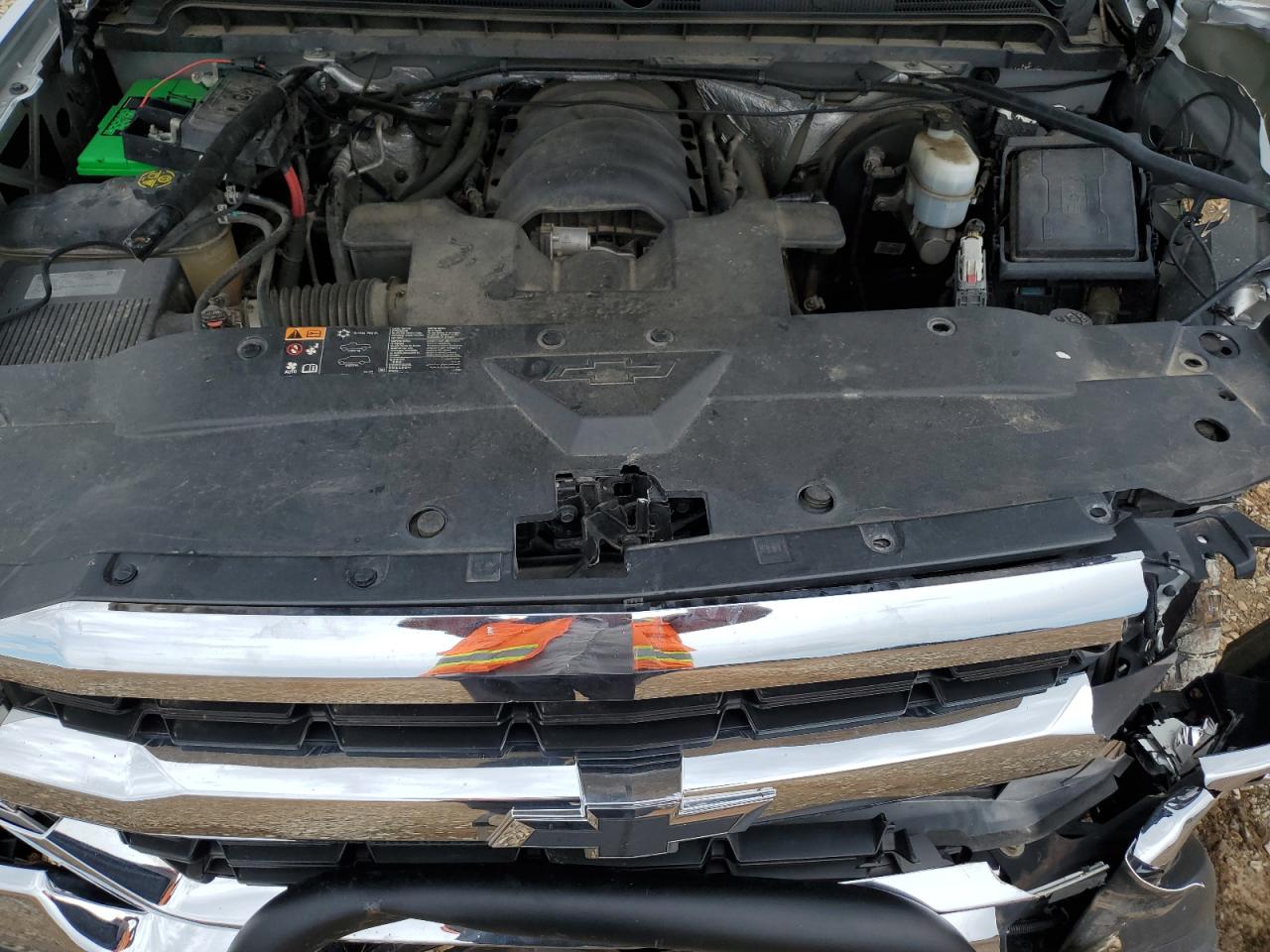 2016 Chevrolet Silverado K1500 Lt   Silver vin: 3GCUKREC5GG171657
