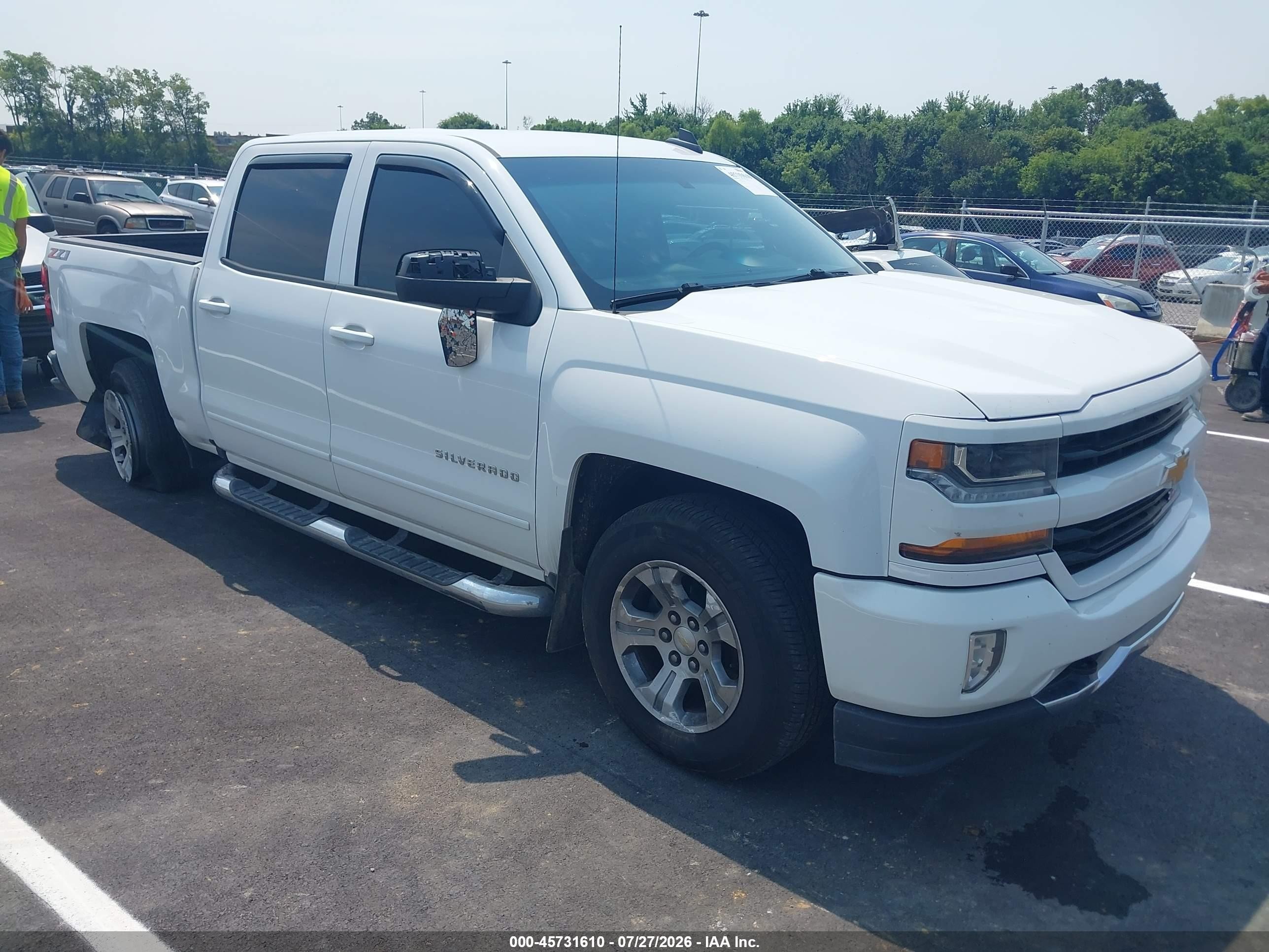 2018 Chevrolet Silverado 1500 2lt Белый vin: 3GCUKREC5JG563108
