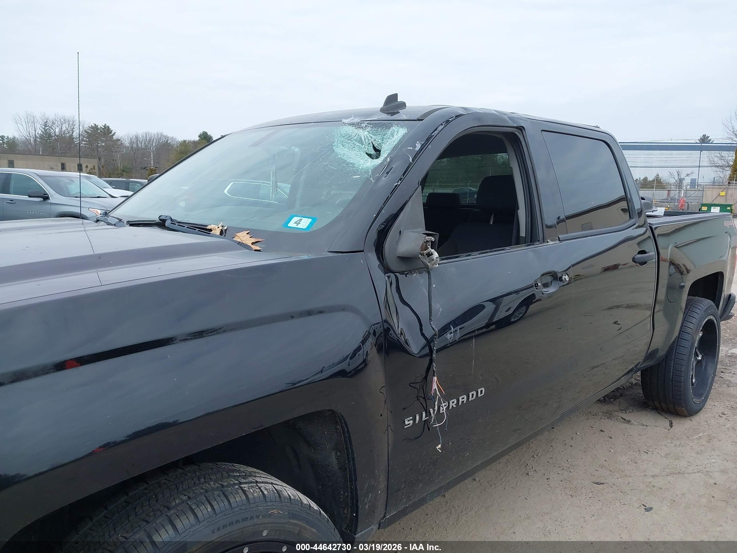2014 Chevrolet Silverado 1500 1lt Black vin: 3GCUKREC6EG232754
