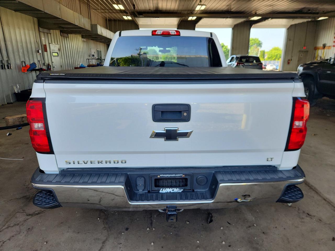 2014 Chevrolet 1500 White vin: 3GCUKREC6EG449897