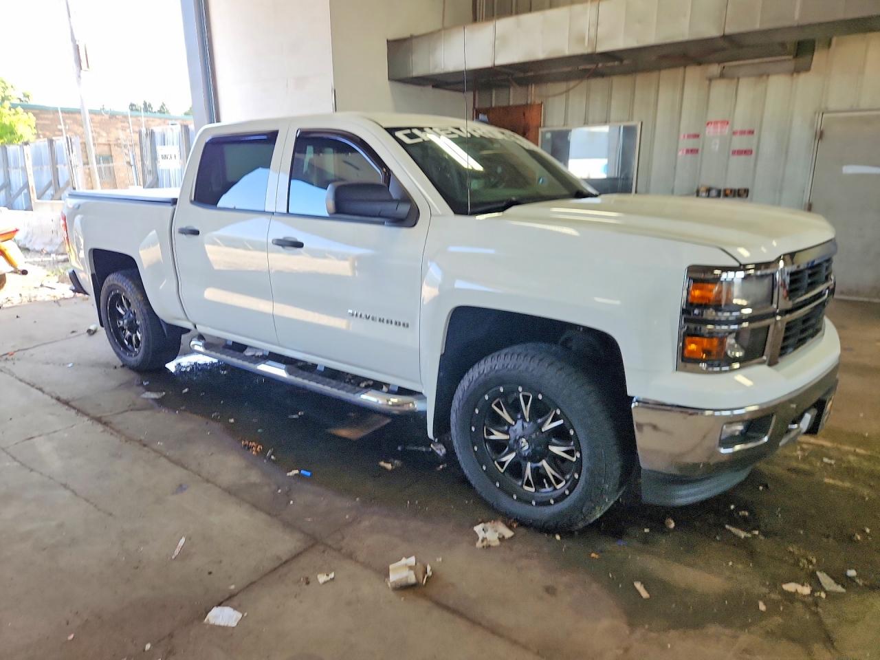 2014 Chevrolet 1500 White vin: 3GCUKREC6EG449897