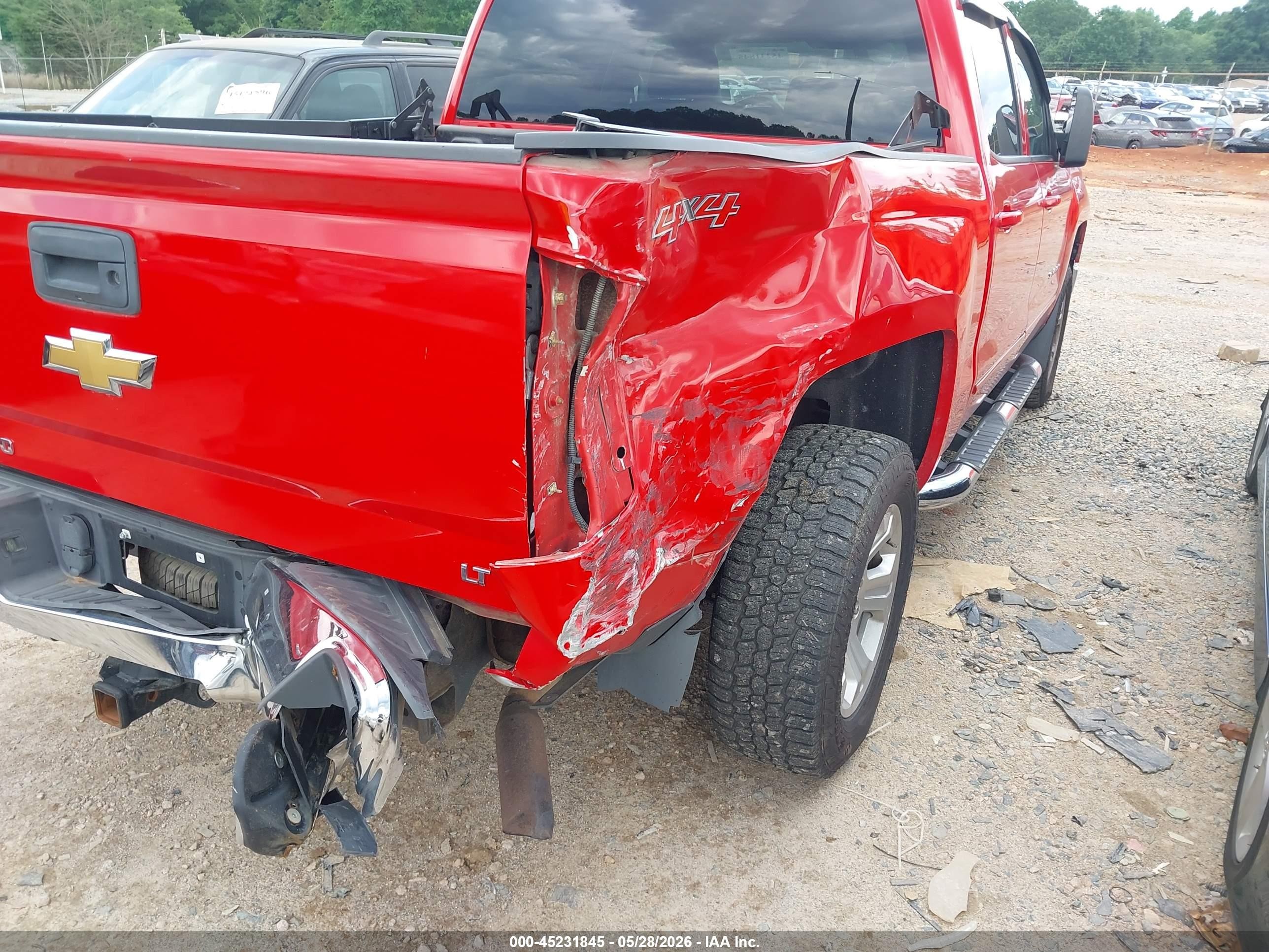 2015 Chevrolet Silverado 1500 1lt Red vin: 3GCUKREC6FG163923
