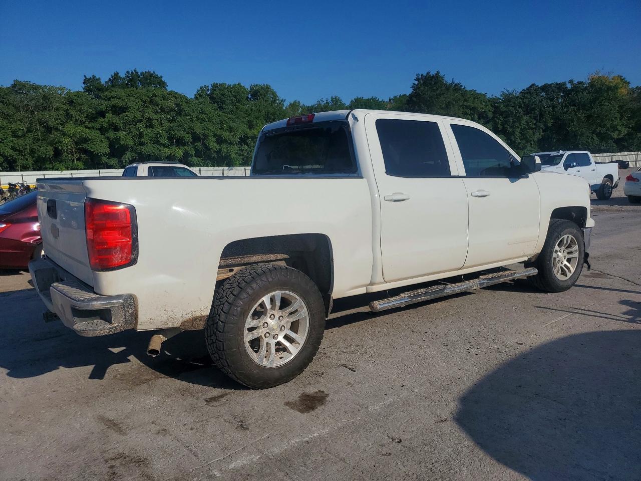 2015 Chevrolet 1500 White vin: 3GCUKREC6FG424211
