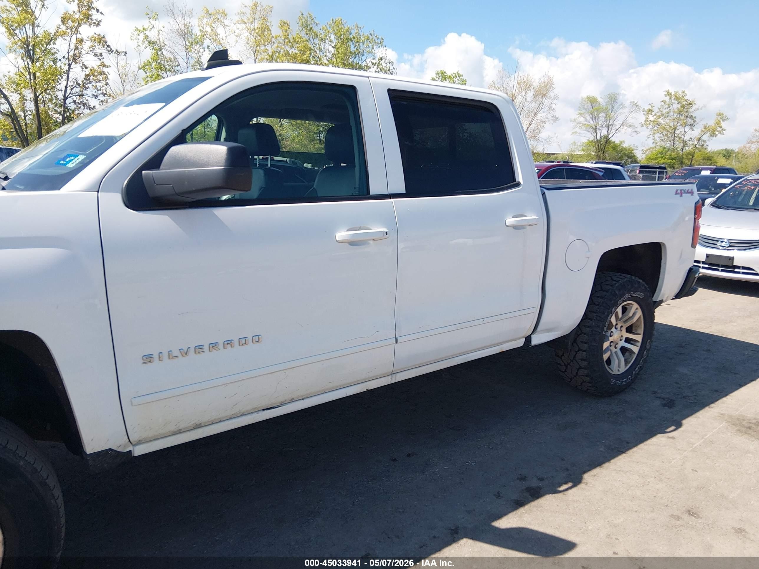 2015 Chevrolet Silverado 1500 1lt Белый vin: 3GCUKREC6FG469407