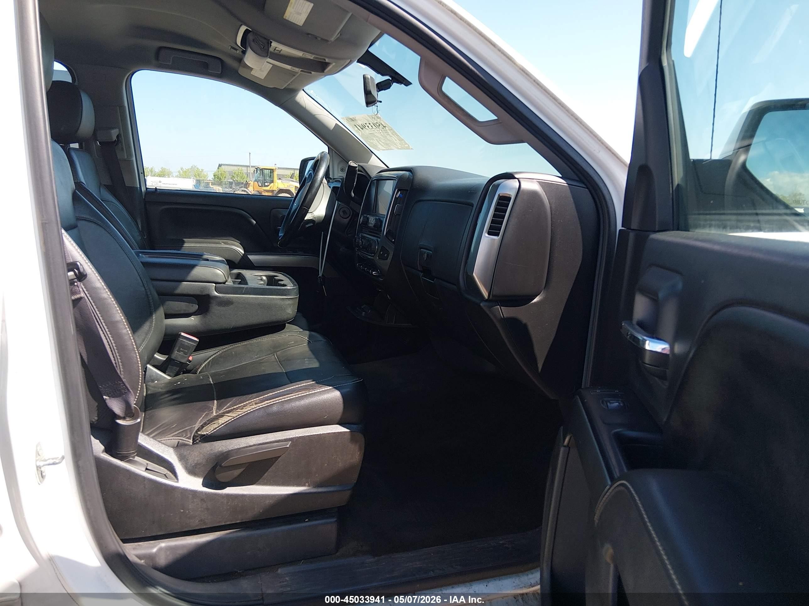 2015 Chevrolet Silverado 1500 1lt Белый vin: 3GCUKREC6FG469407